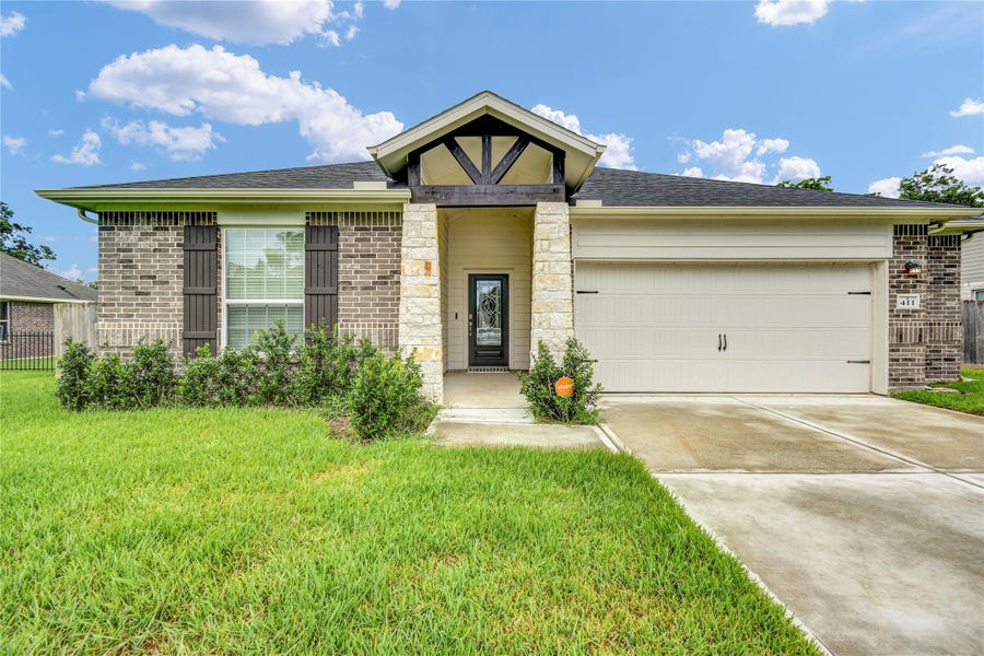 Property photo for 411 S Amherst Drive, West Columbia, TX