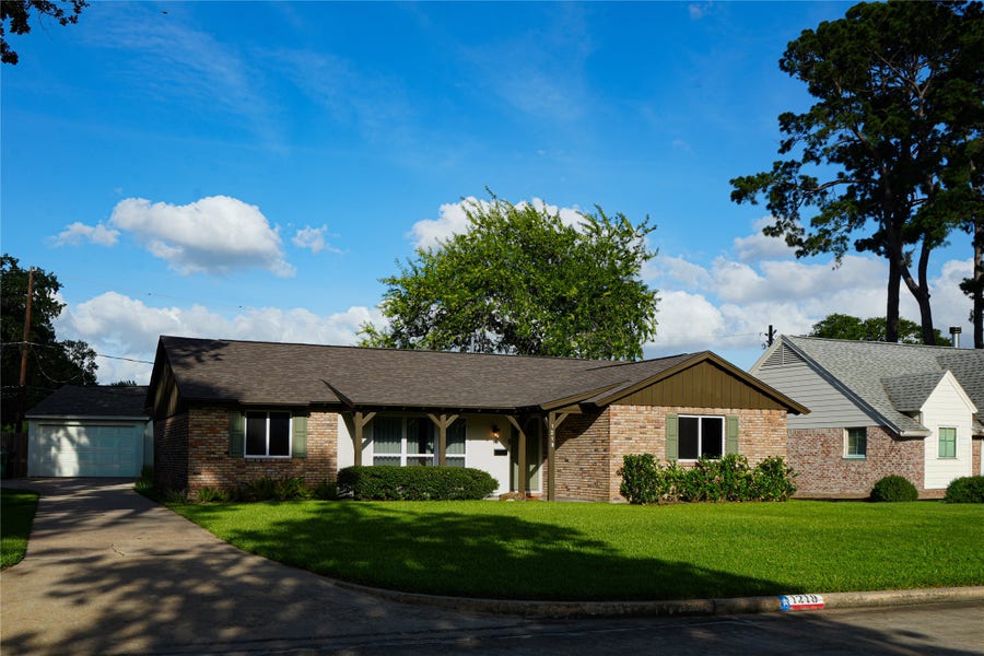 Property photo for 1218 Shadeland Drive, Houston, TX