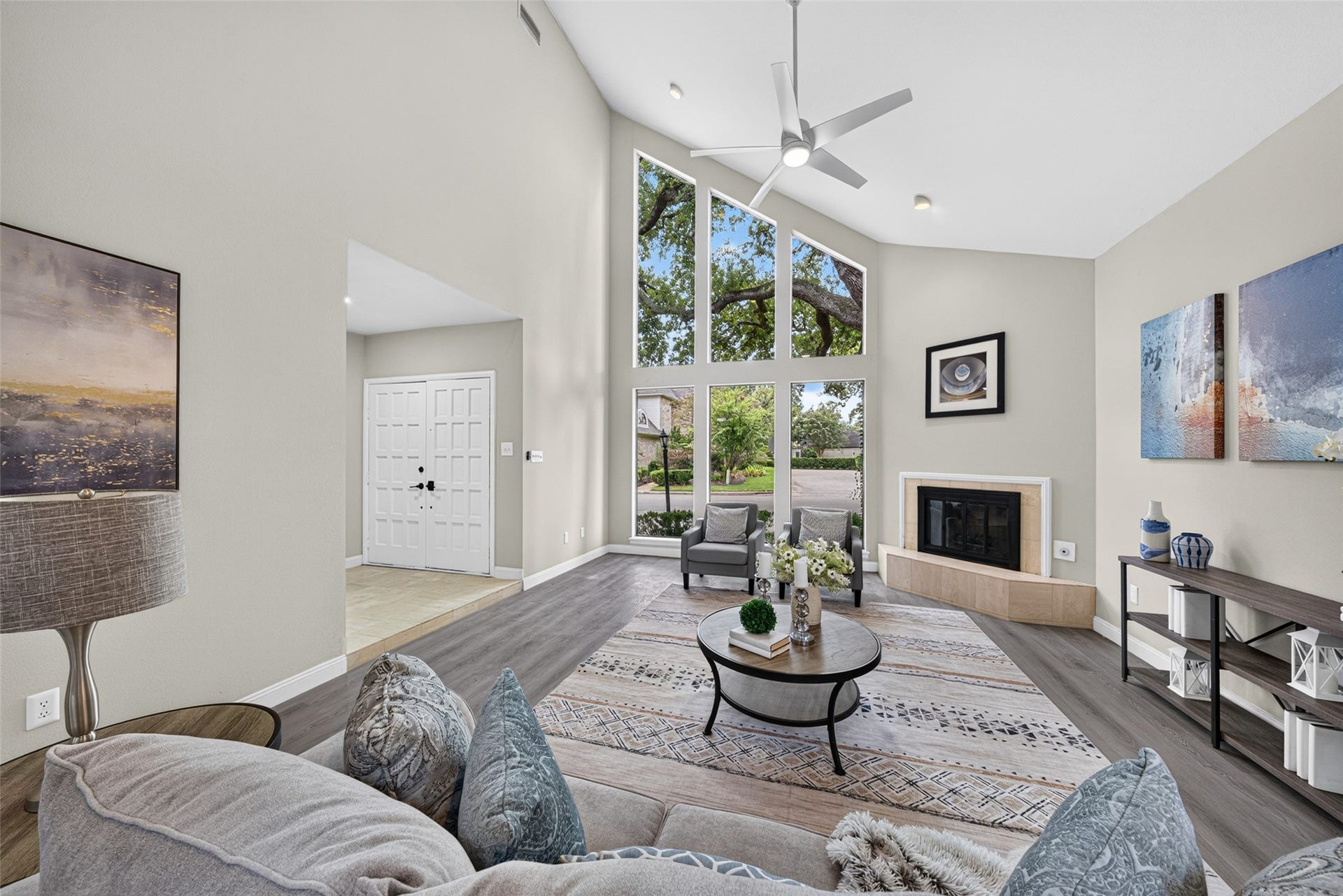9592 Doliver Drive, Houston, TX 77063 9592 Doliver Drive, Houston, TX 77063