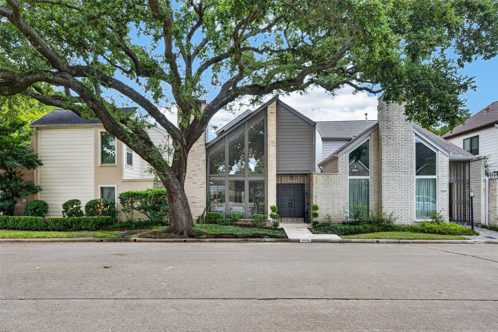 9592 Doliver Drive, Houston, TX 77063 9592 Doliver Drive, Houston, TX 77063
