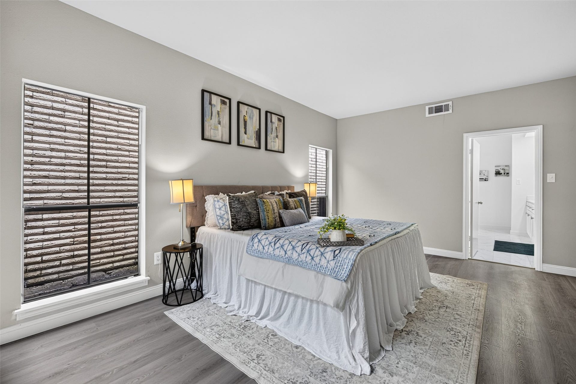 9592 Doliver Drive, Houston, TX 77063 9592 Doliver Drive, Houston, TX 77063
