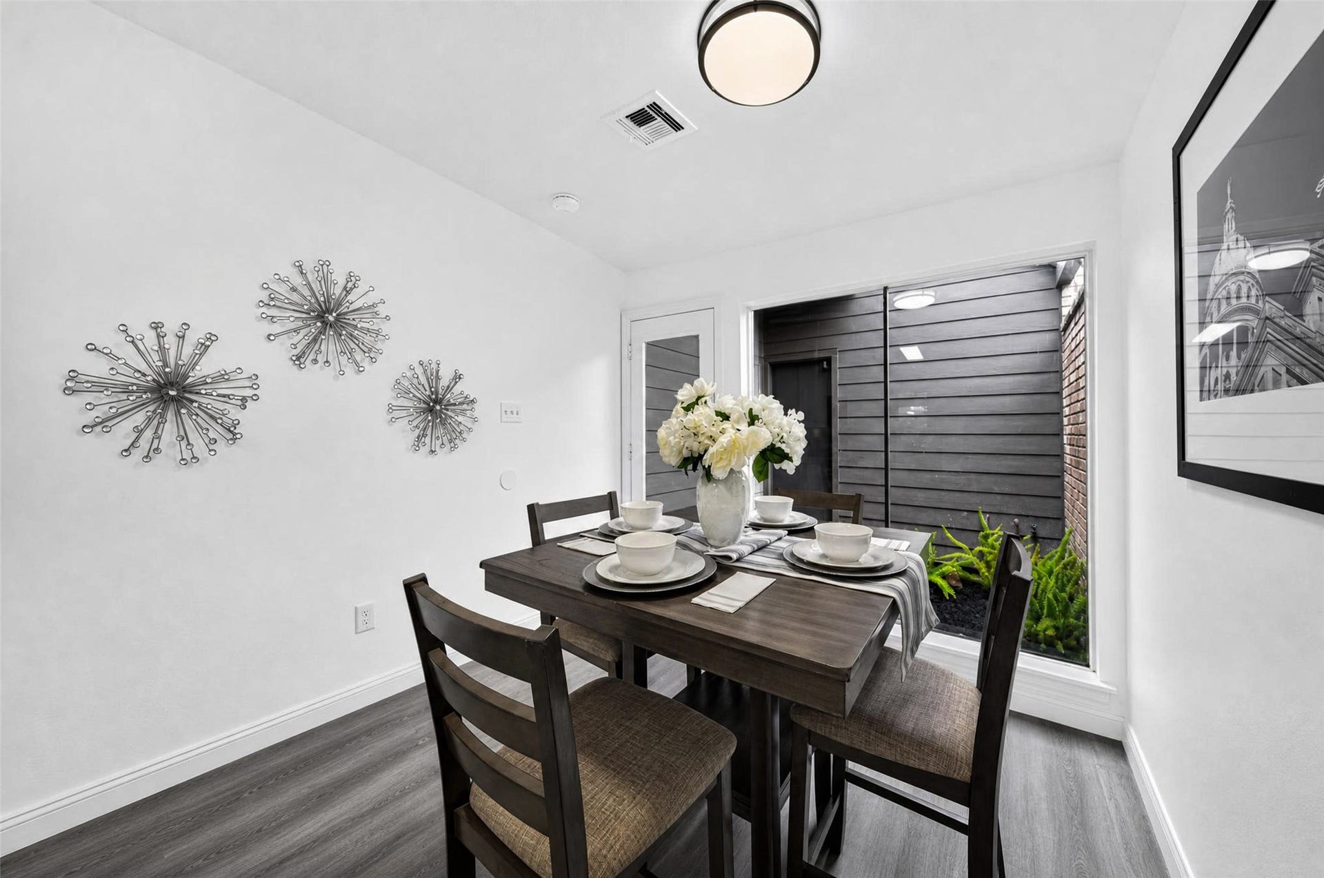 9592 Doliver Drive, Houston, TX 77063 9592 Doliver Drive, Houston, TX 77063