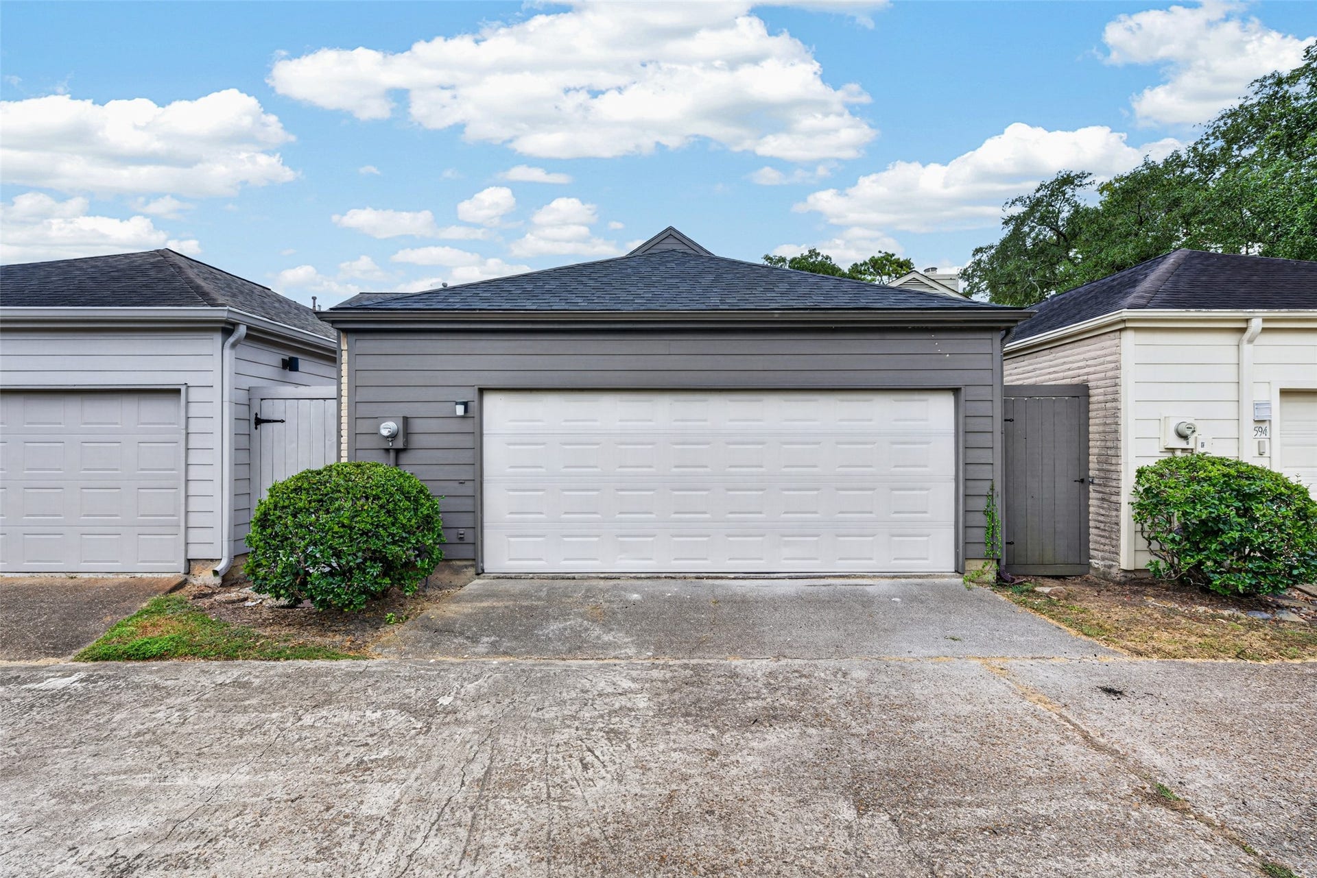 9592 Doliver Drive, Houston, TX 77063 9592 Doliver Drive, Houston, TX 77063