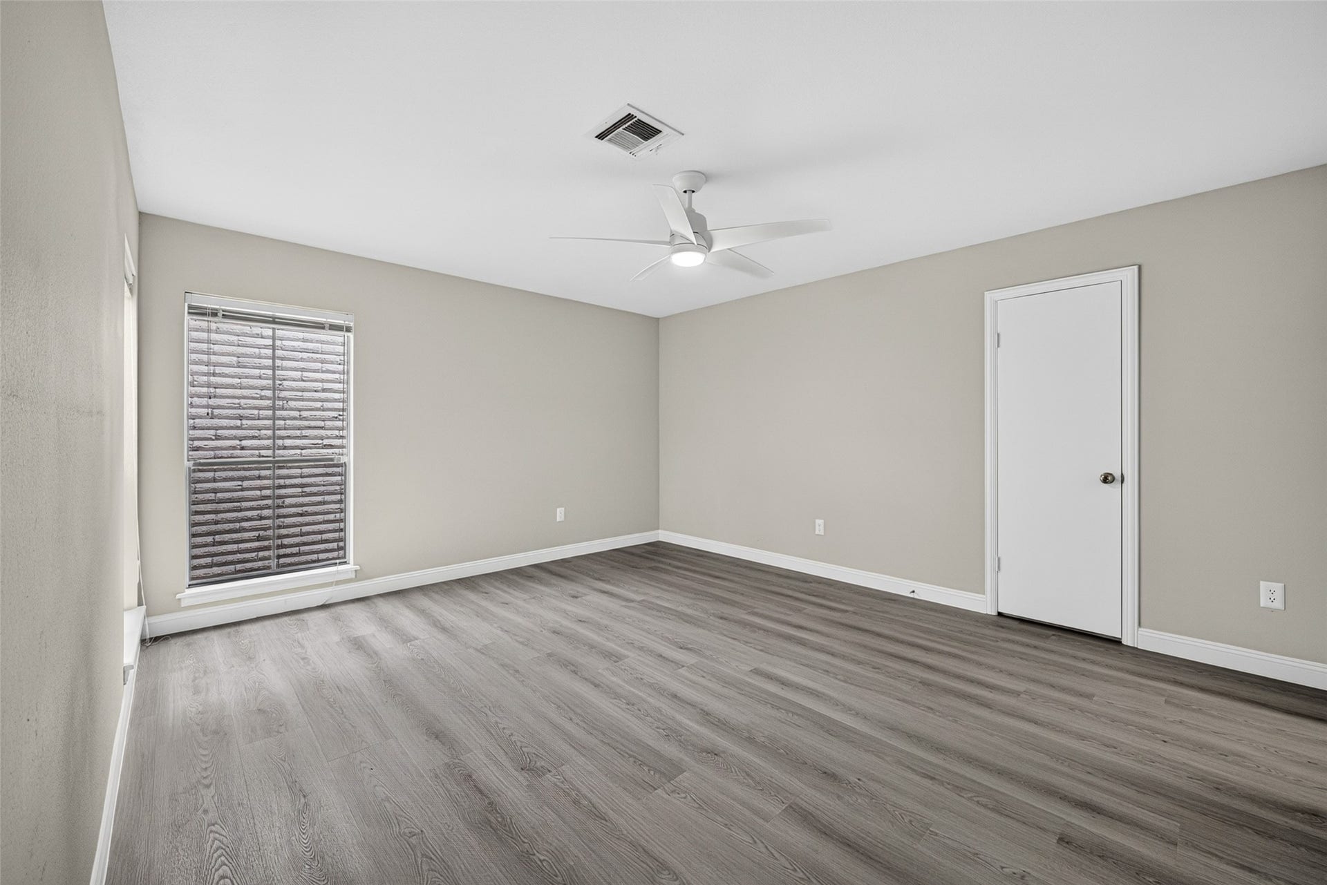 9592 Doliver Drive, Houston, TX 77063 9592 Doliver Drive, Houston, TX 77063