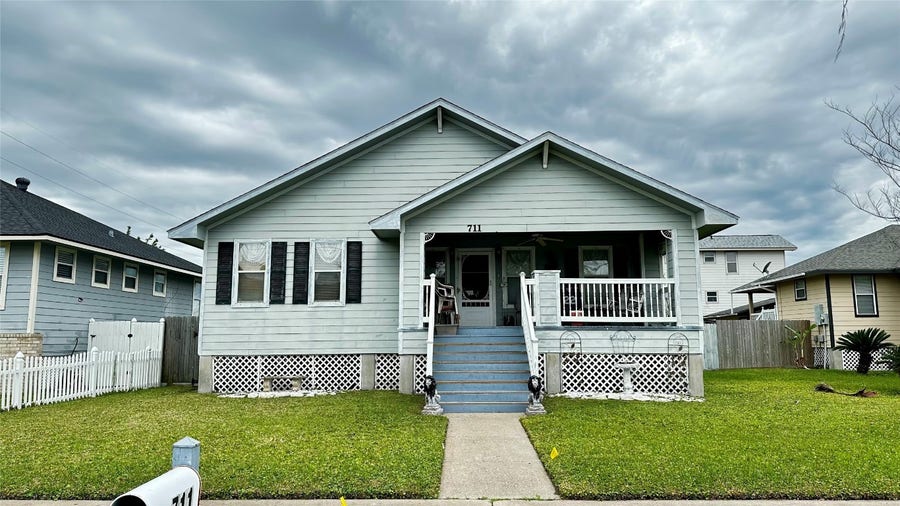 Property photo for 711 31st Street, Galveston, TX