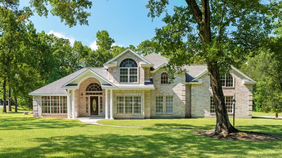 Property photo for 10514 Crestwater Circle, Magnolia, TX
