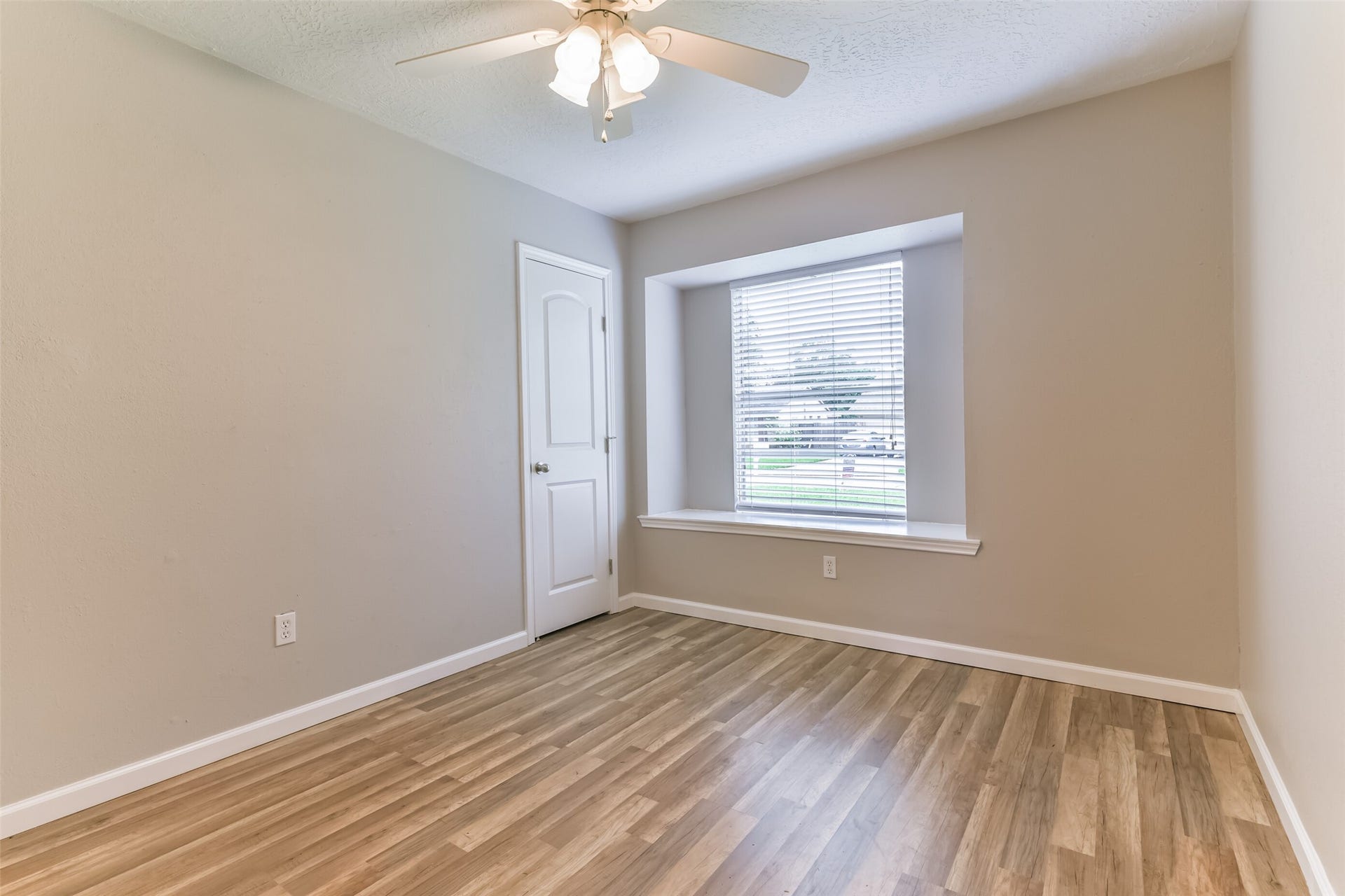 104 Brigadoon Lane, Friendswood, TX 77546 104 Brigadoon Lane, Friendswood, TX 77546