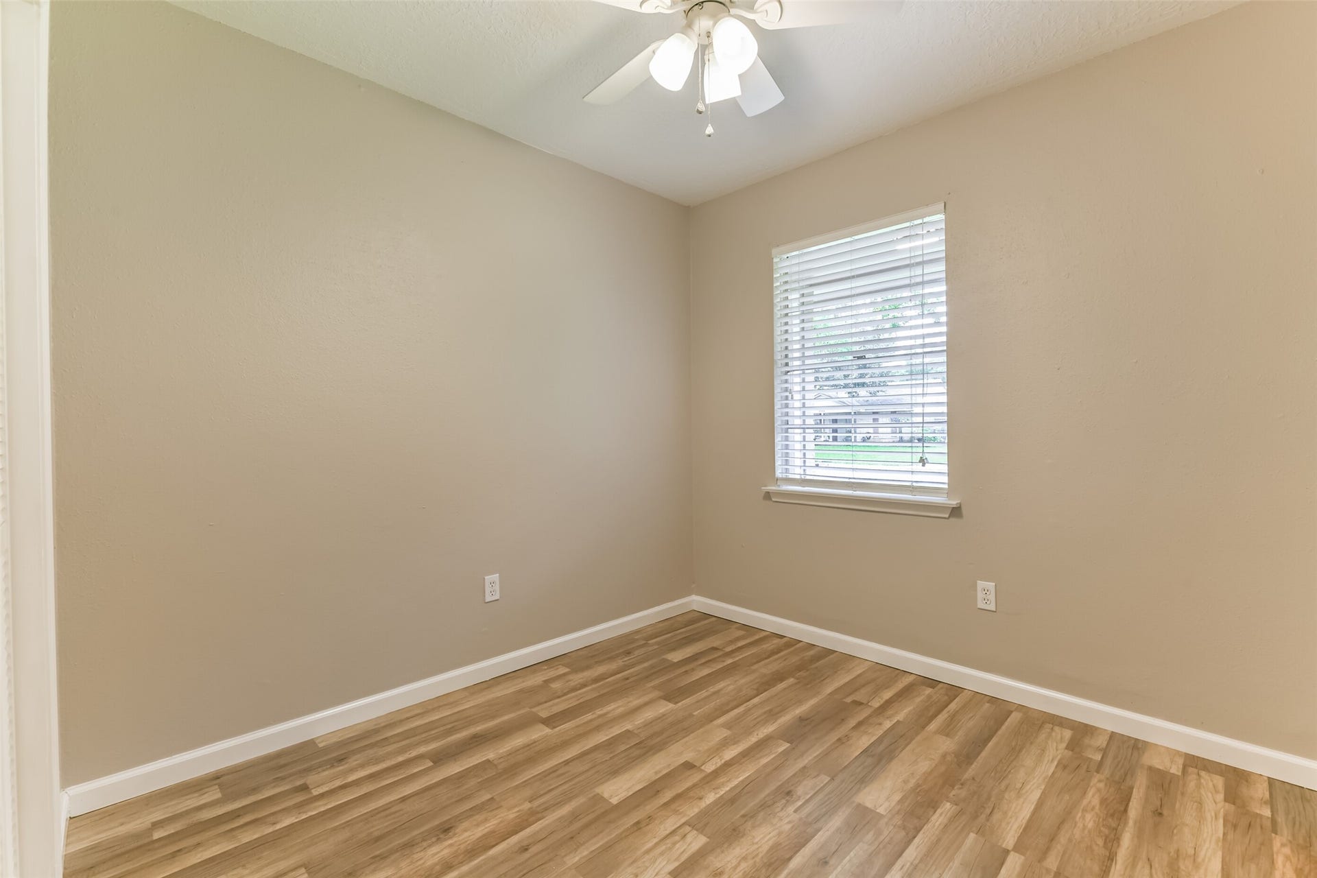 104 Brigadoon Lane, Friendswood, TX 77546 104 Brigadoon Lane, Friendswood, TX 77546