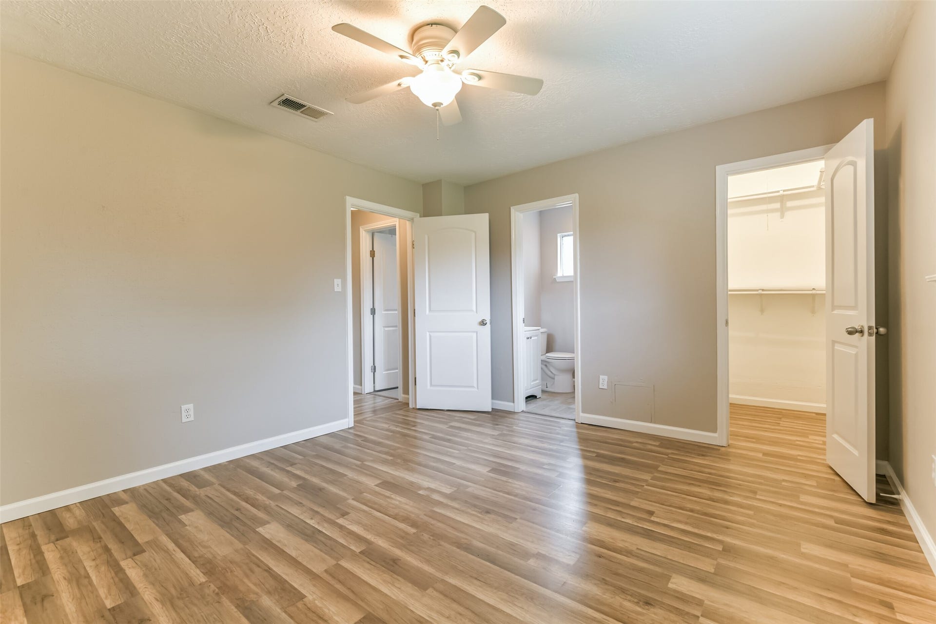 104 Brigadoon Lane, Friendswood, TX 77546 104 Brigadoon Lane, Friendswood, TX 77546