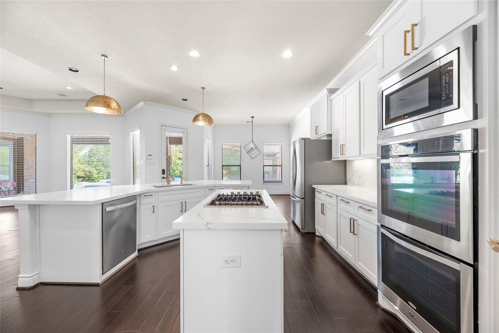 12522 Savage Court, Magnolia, TX 77354 Plenty of prep and storage space.