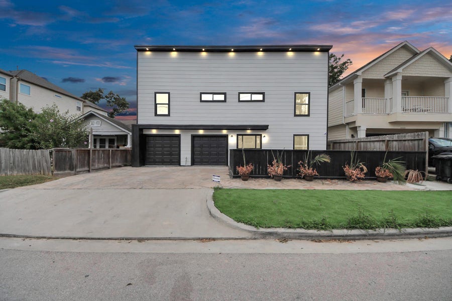 Property photo for 1111 E 27th Street, Houston, TX