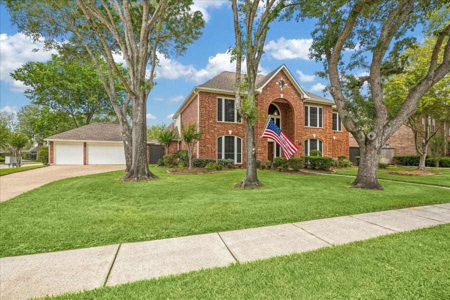 Property photo for 831 Live Oak Lane, Seabrook, TX