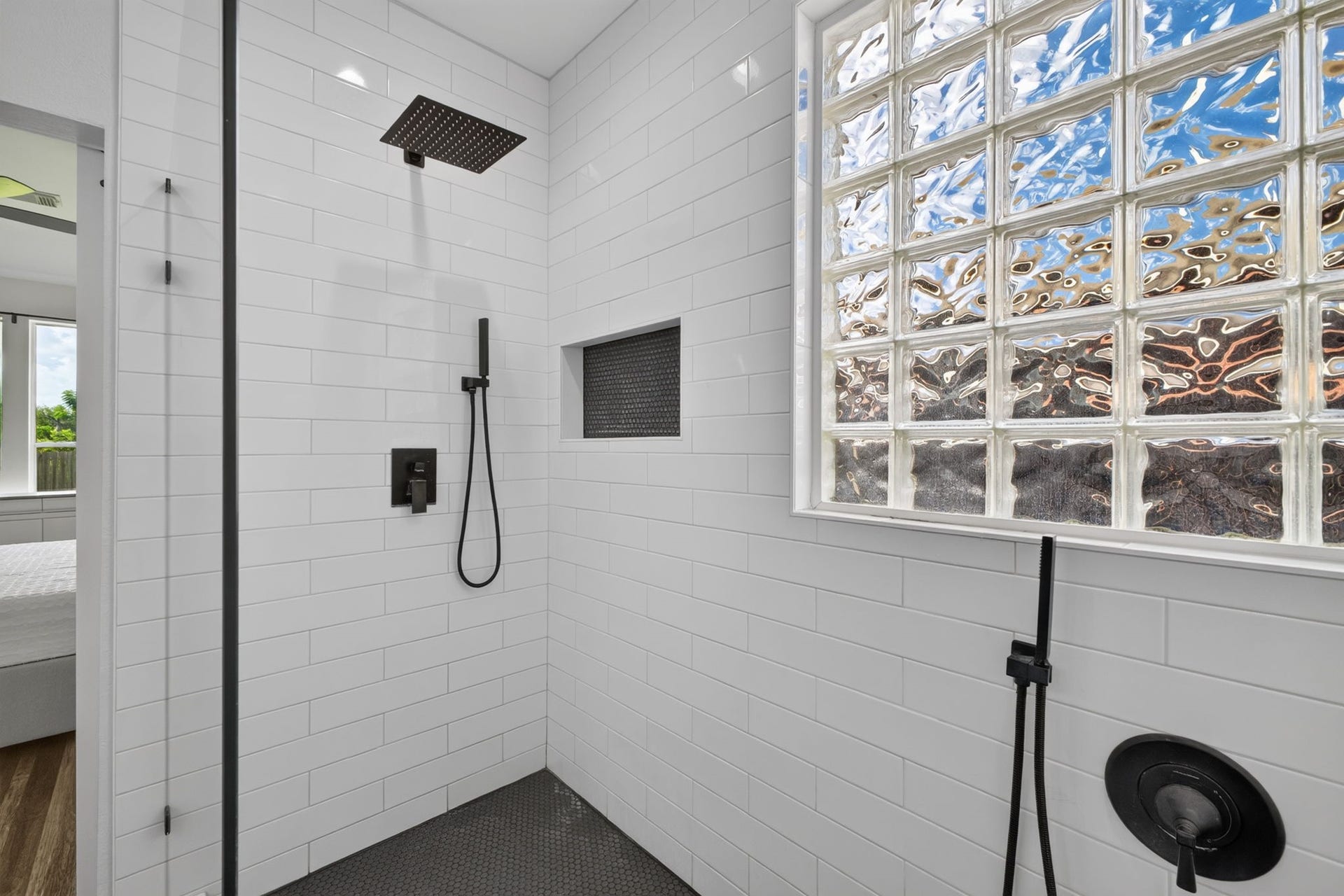 17307 Thicket Hollow Lane, Cypress, TX 77429 Oversized shower with rainfall shower head