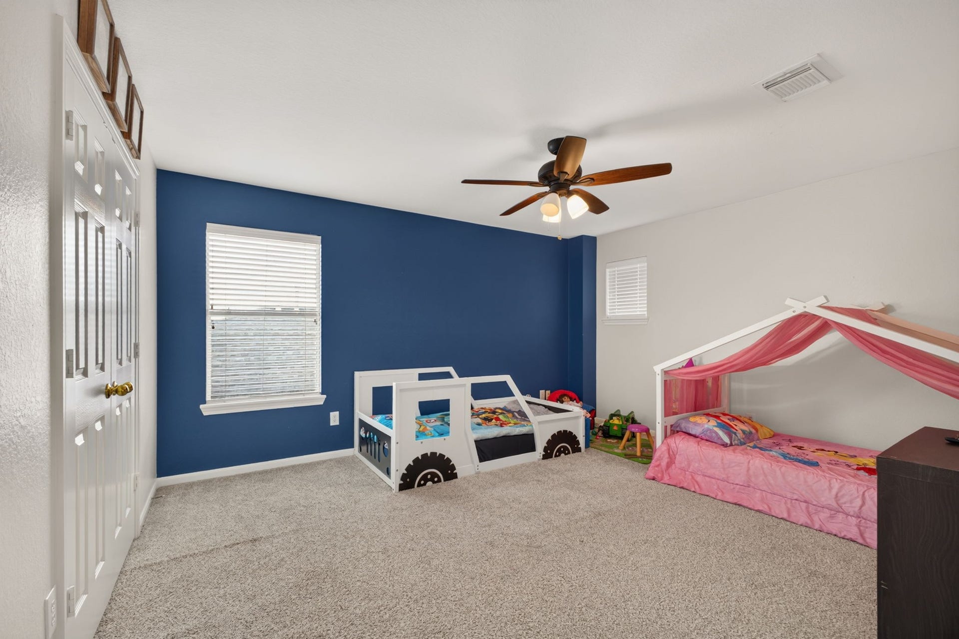17307 Thicket Hollow Lane, Cypress, TX 77429 Second generous sized bedroom upstairs