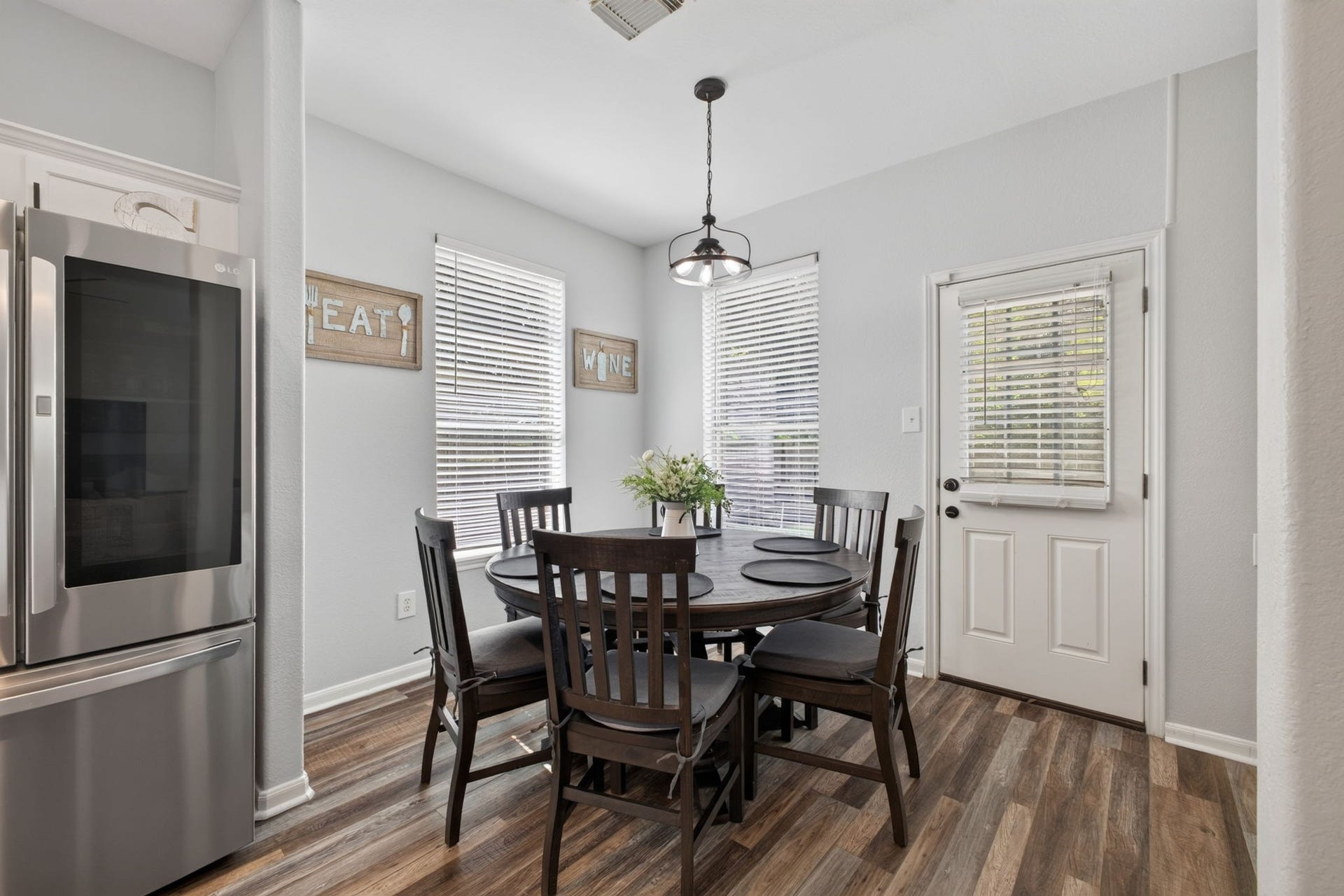 17307 Thicket Hollow Lane, Cypress, TX 77429 Cozy breakfast room