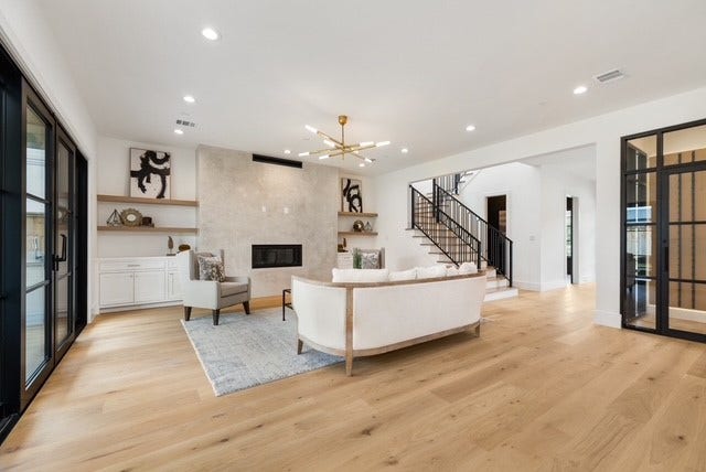 915 Lamonte Lane, Houston, TX 77018 Previous builder work