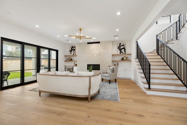 915 Lamonte Lane, Houston, TX 77018 Previous builder work