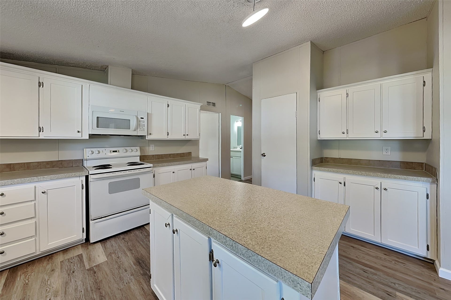 16211 Kelcey Circle, Magnolia, TX 77355 16211 Kelcey Circle, Magnolia, TX 77355