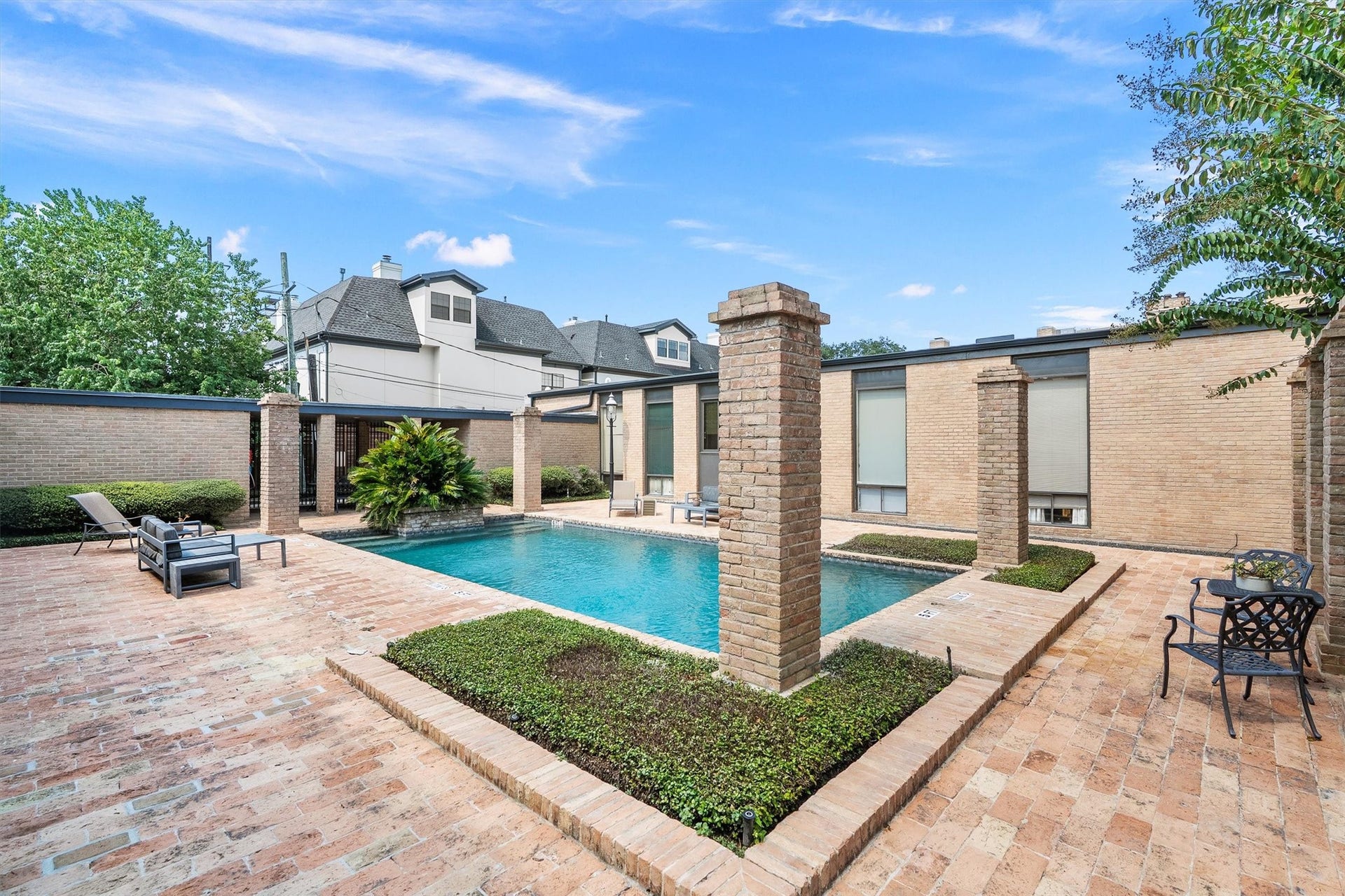 5000 Longmont Drive, #15, Houston, TX 77056 5000 Longmont Drive, #15, Houston, TX 77056