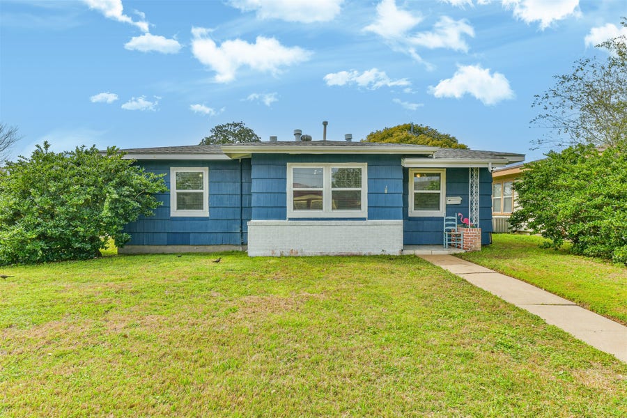 Property photo for 7 Gulf Lane, Galveston, TX