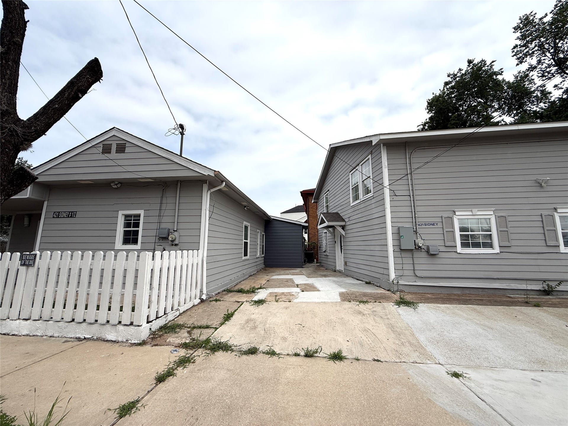 2 units. Total 2572 sqft