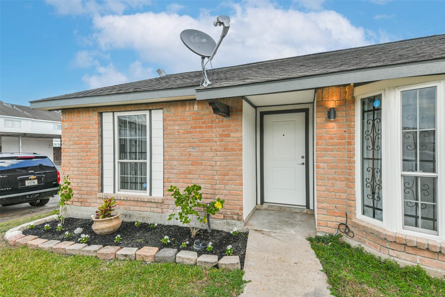 Property photo for 6853 Chasewood Drive, Houston, TX