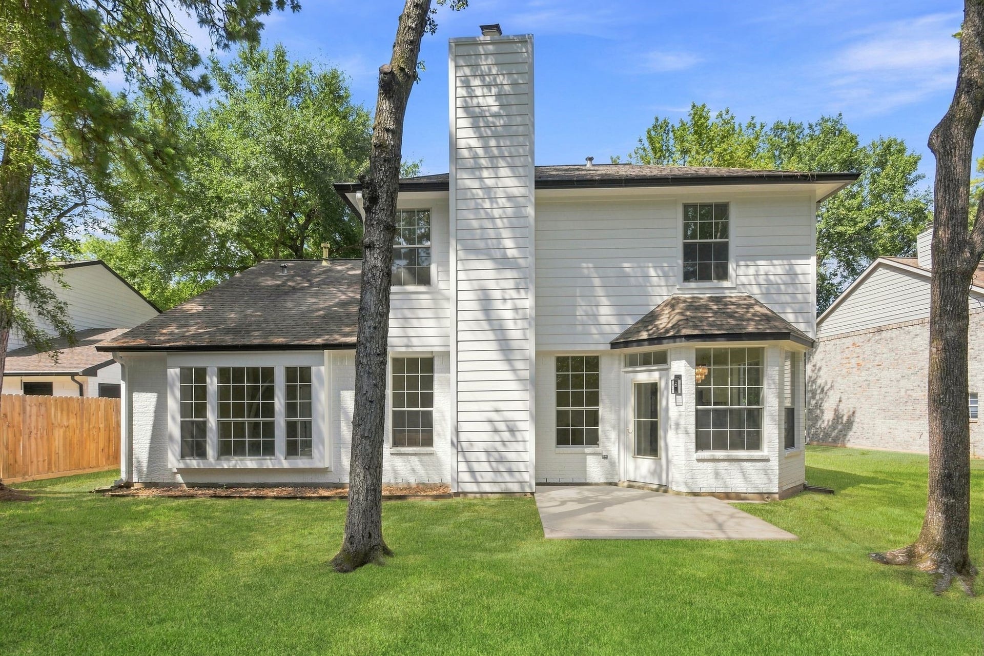 62 S Hidden View Circle, The Woodlands, TX 77381 Backyard is perfect for kids and pets