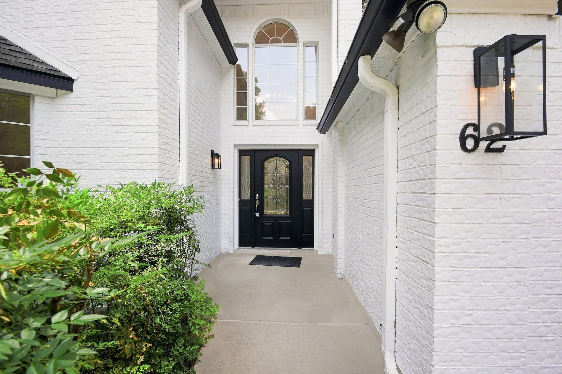 62 S Hidden View Circle, The Woodlands, TX 77381 Welcome Home!