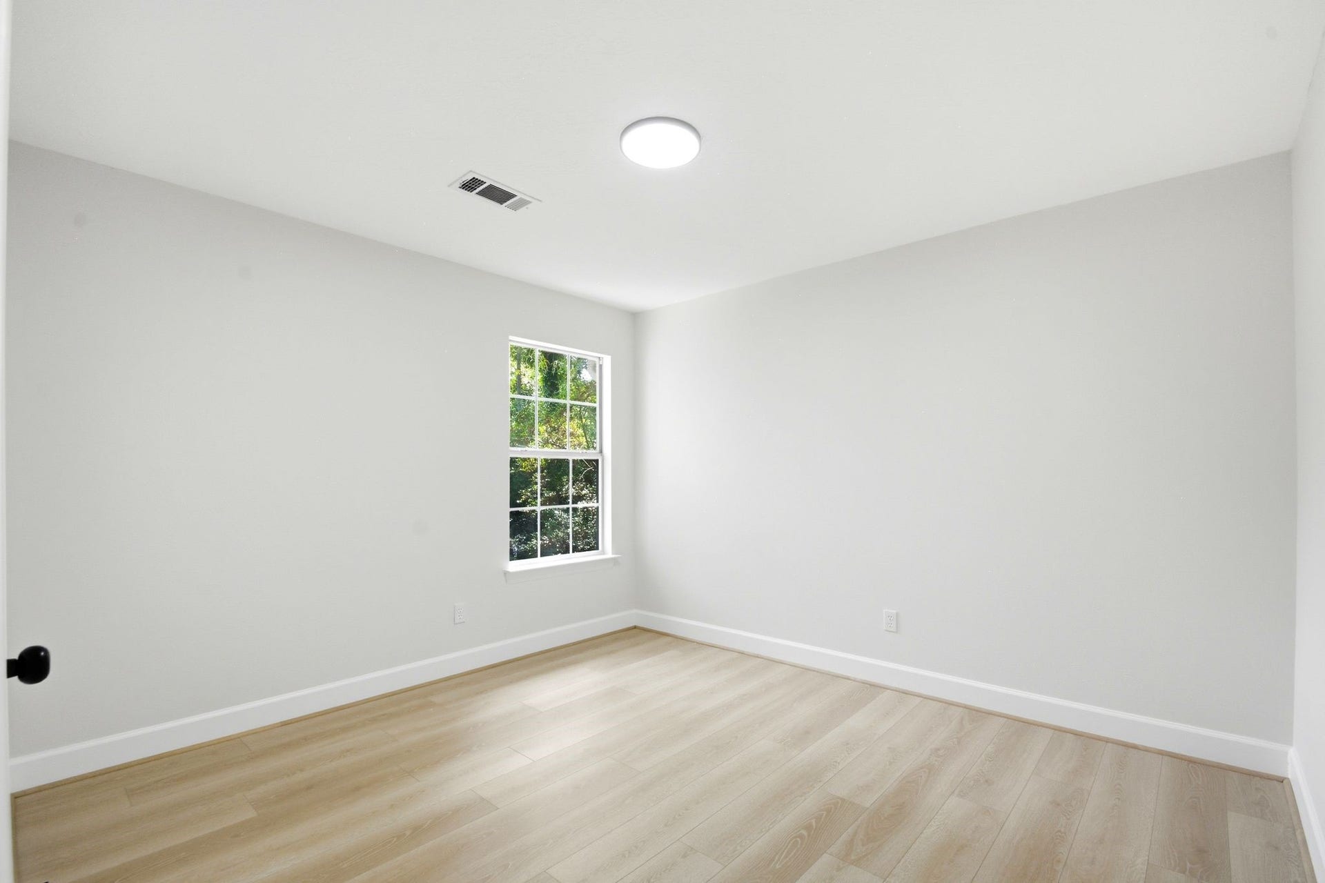 62 S Hidden View Circle, The Woodlands, TX 77381 Bedroom #4 w/ walk-in closet