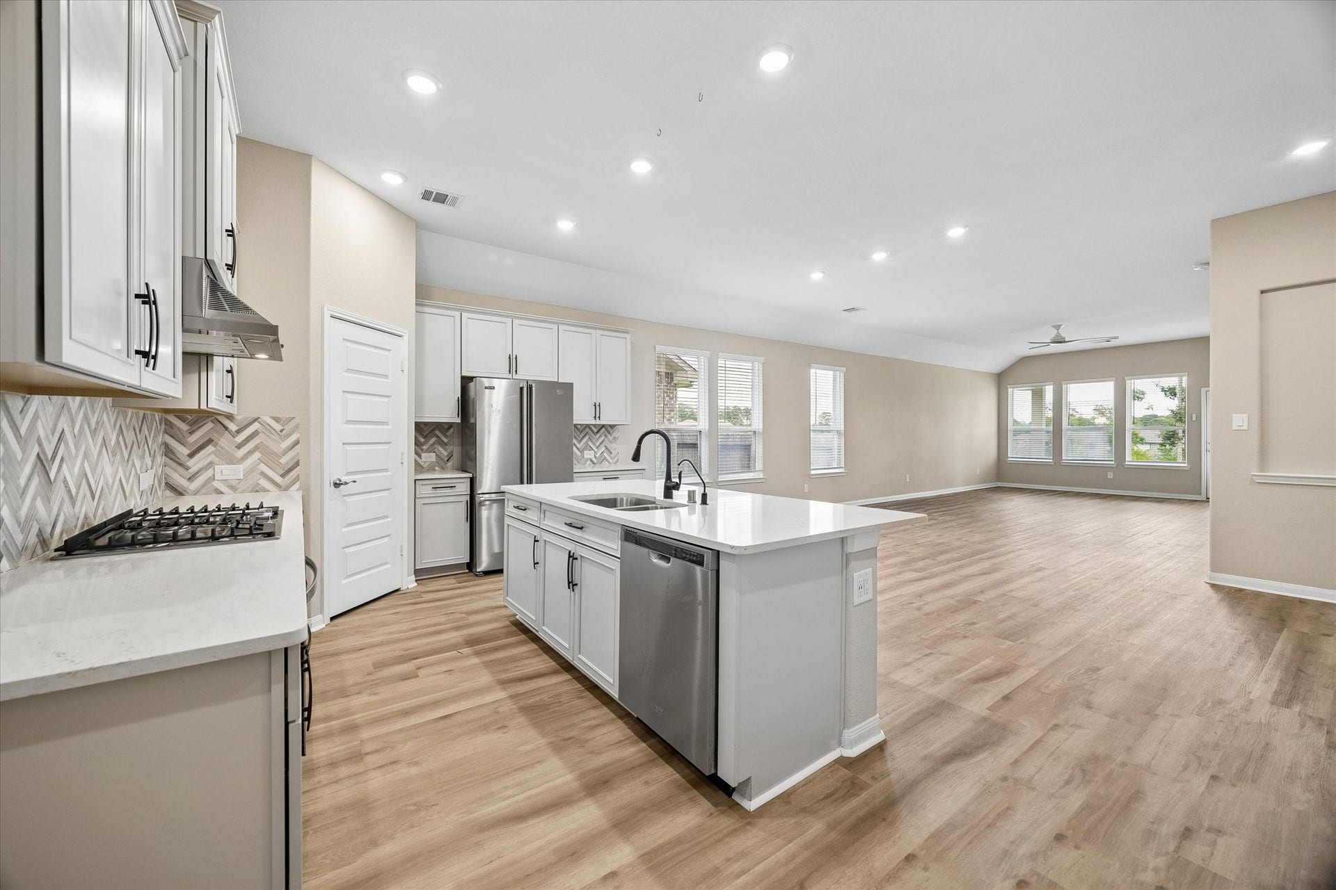 1924 Canyon Live Oak Street, Conroe, TX 77304 1924 Canyon Live Oak Street, Conroe, TX 77304