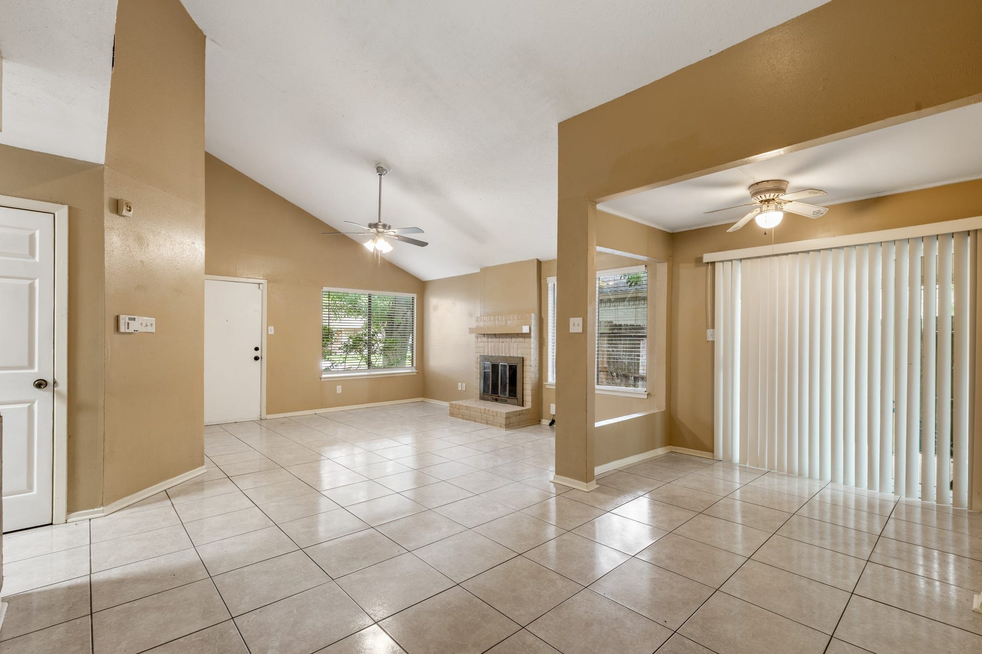10722 Highland Woods Drive, Sugar Land, TX 77498 Dining Area