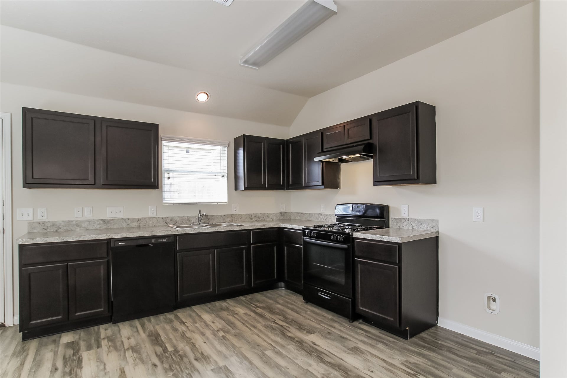 24011 Avogadro Drive, Katy, TX 77493 Photos may be representative of the floor plan and not the exact home. Finishes, layout, and features of the actual property for lease may vary.