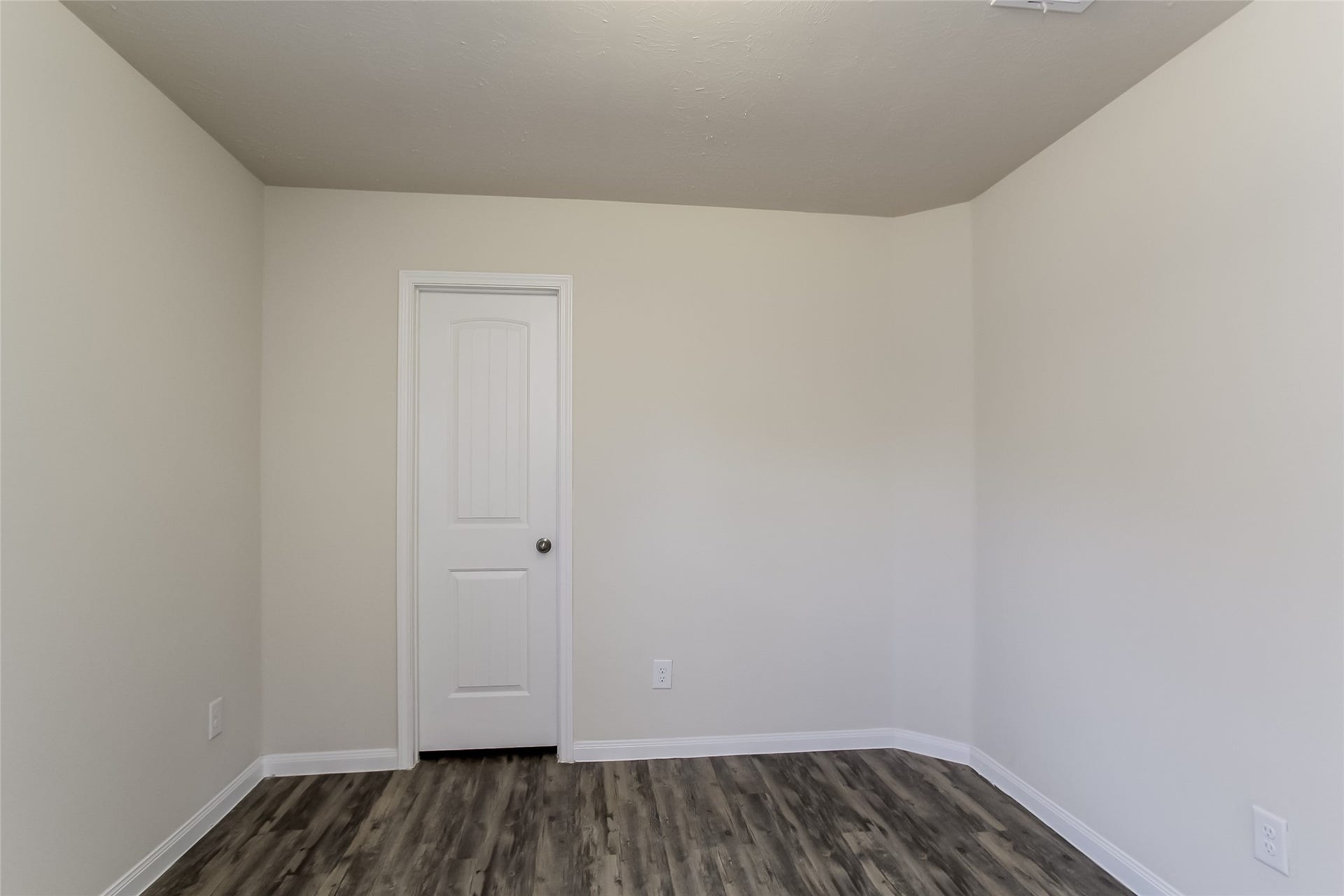 24011 Avogadro Drive, Katy, TX 77493 Photos may be representative of the floor plan and not the exact home. Finishes, layout, and features of the actual property for lease may vary.