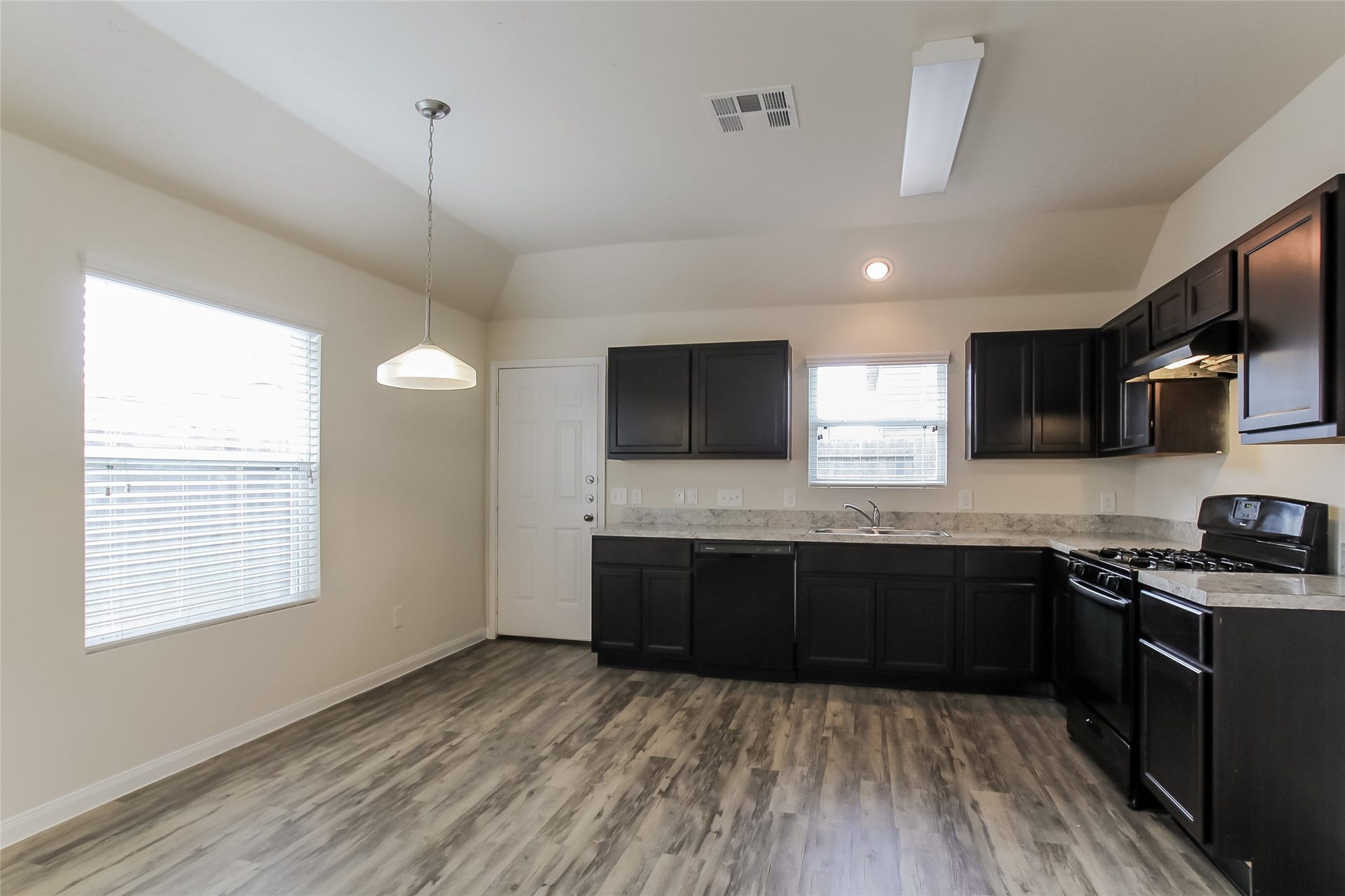24011 Avogadro Drive, Katy, TX 77493 Photos may be representative of the floor plan and not the exact home. Finishes, layout, and features of the actual property for lease may vary.