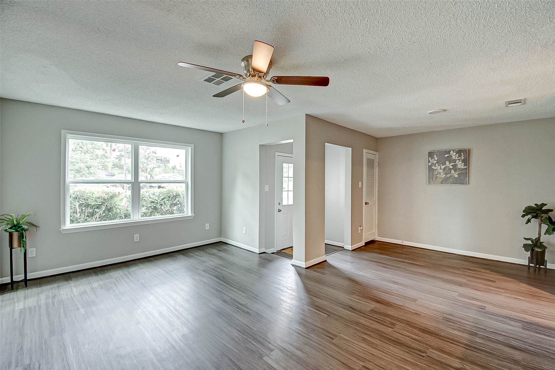 215 Acacia Street, Lake Jackson, TX 77566 215 Acacia Street, Lake Jackson, TX 77566