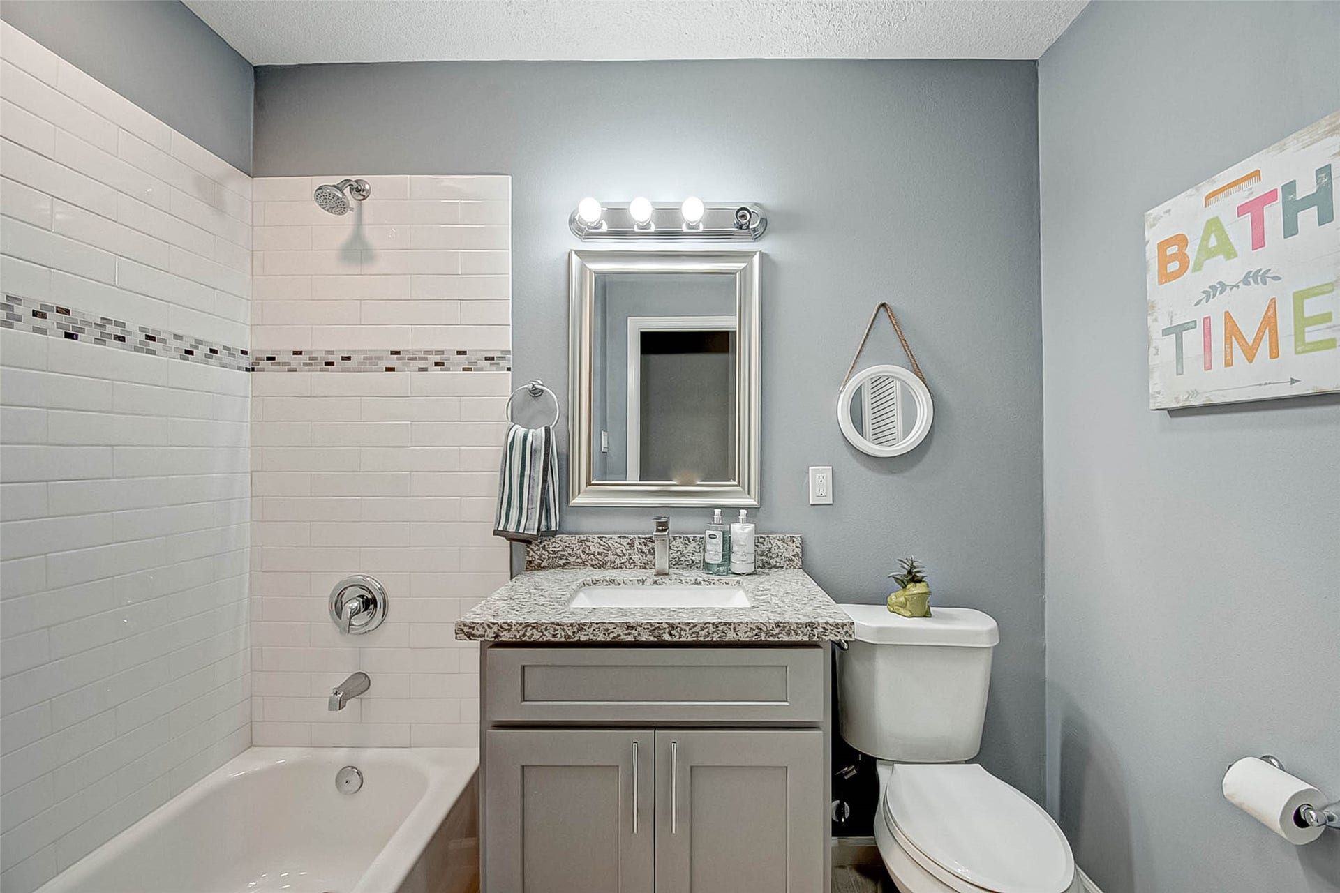 215 Acacia Street, Lake Jackson, TX 77566 215 Acacia Street, Lake Jackson, TX 77566