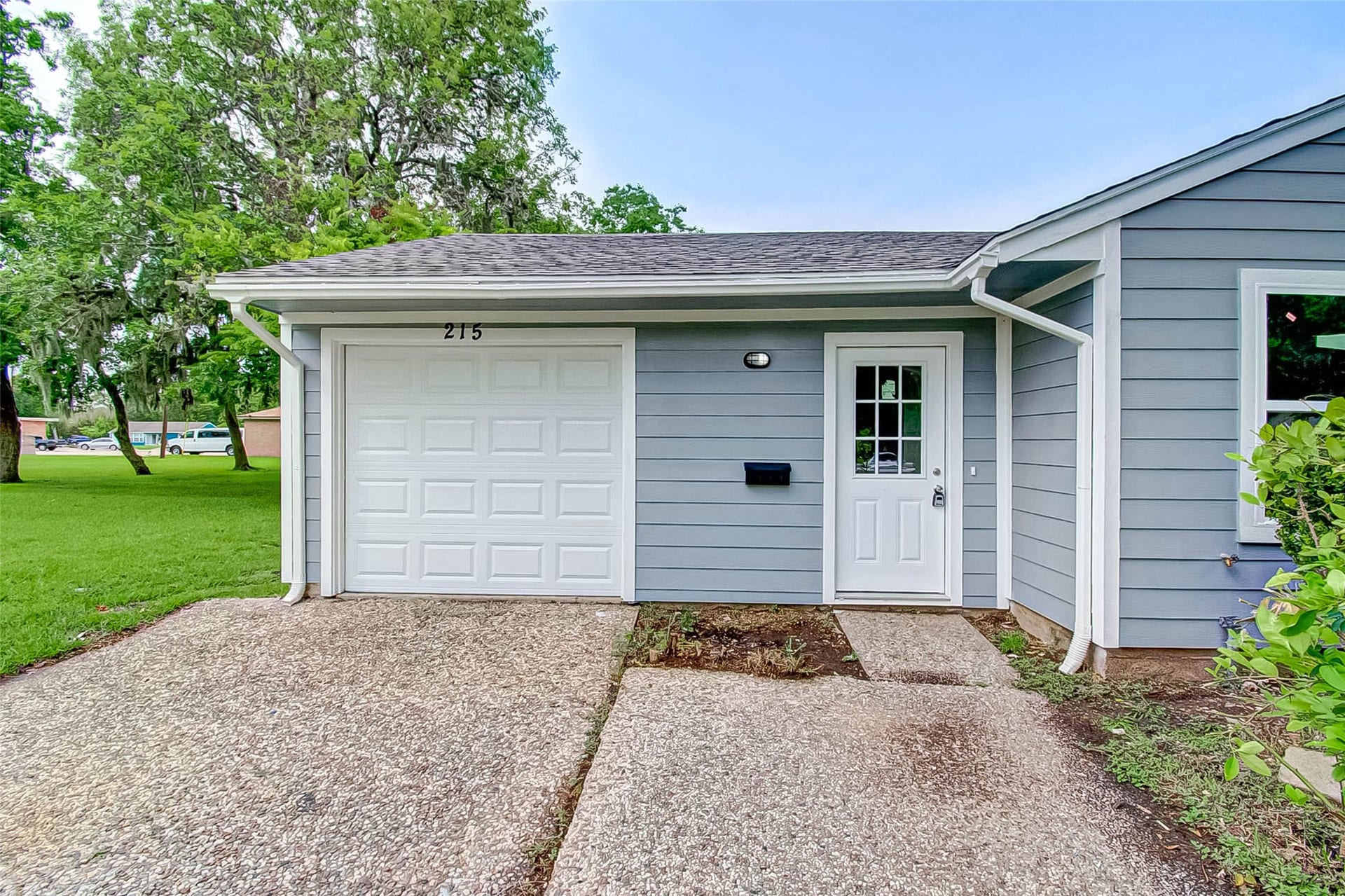 215 Acacia Street, Lake Jackson, TX 77566 215 Acacia Street, Lake Jackson, TX 77566