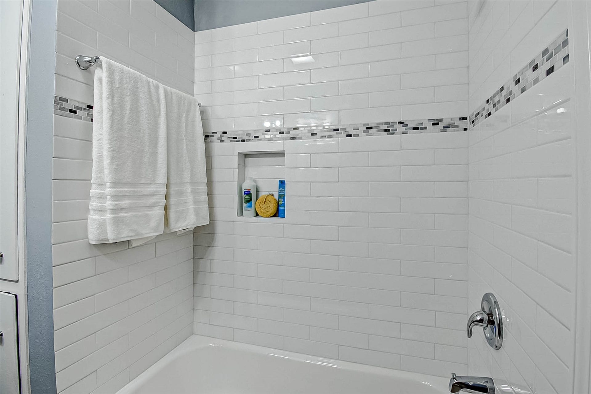 215 Acacia Street, Lake Jackson, TX 77566 215 Acacia Street, Lake Jackson, TX 77566