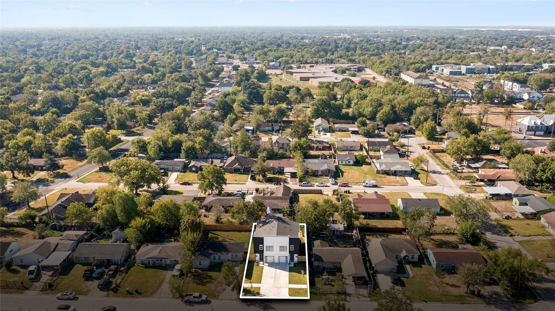 5014 Willow Glen Drive, Houston, TX 77033 5014 Willow Glen Drive, Houston, TX 77033
