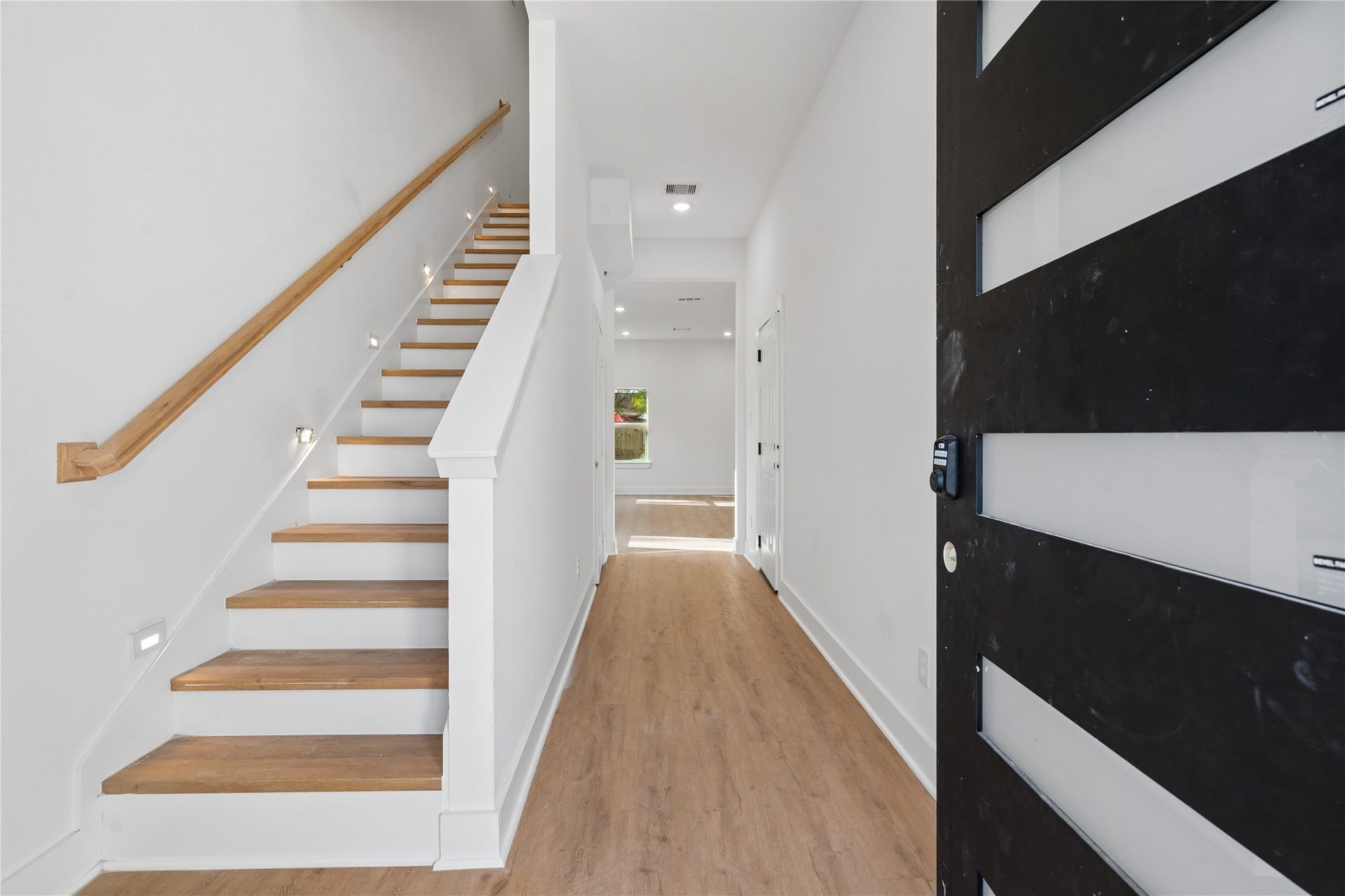 5014 Willow Glen Drive, Houston, TX 77033 UNIT A