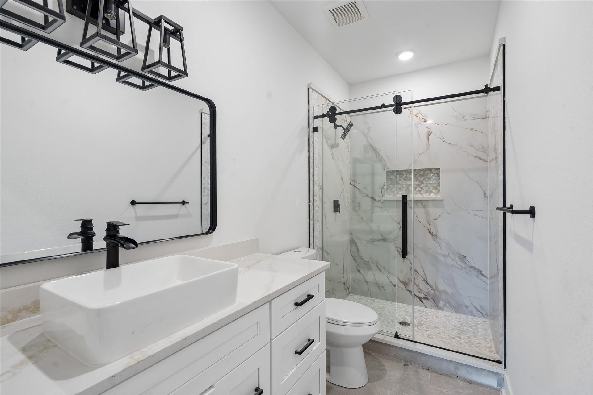 5014 Willow Glen Drive, Houston, TX 77033 UNIT A