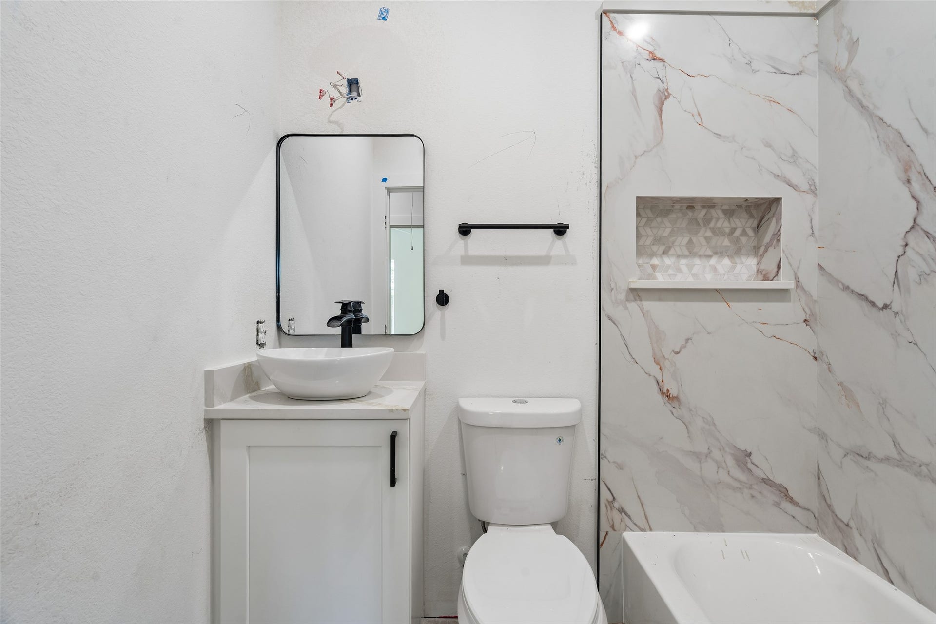 5014 Willow Glen Drive, Houston, TX 77033 UNIT B