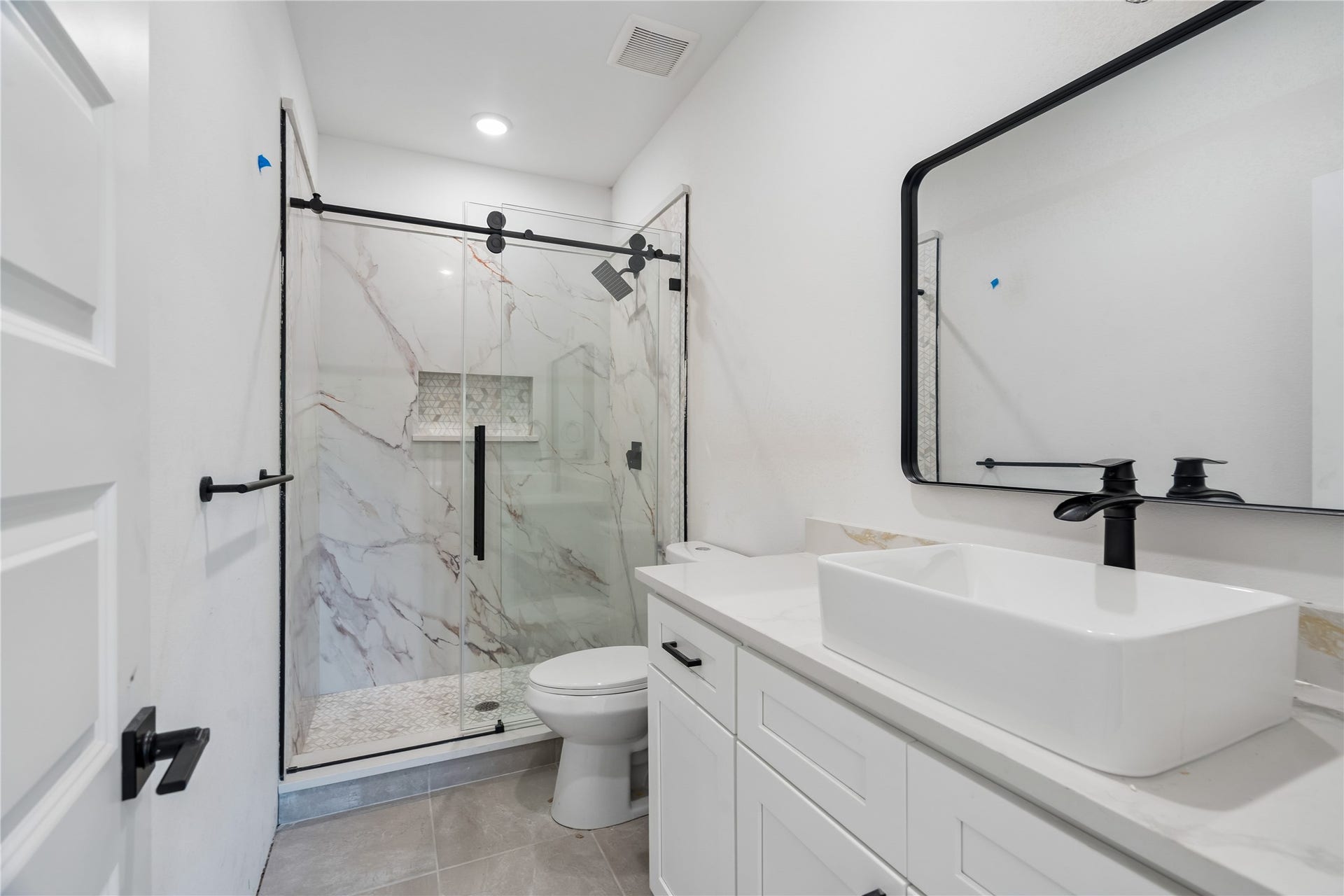 5014 Willow Glen Drive, Houston, TX 77033 UNIT B