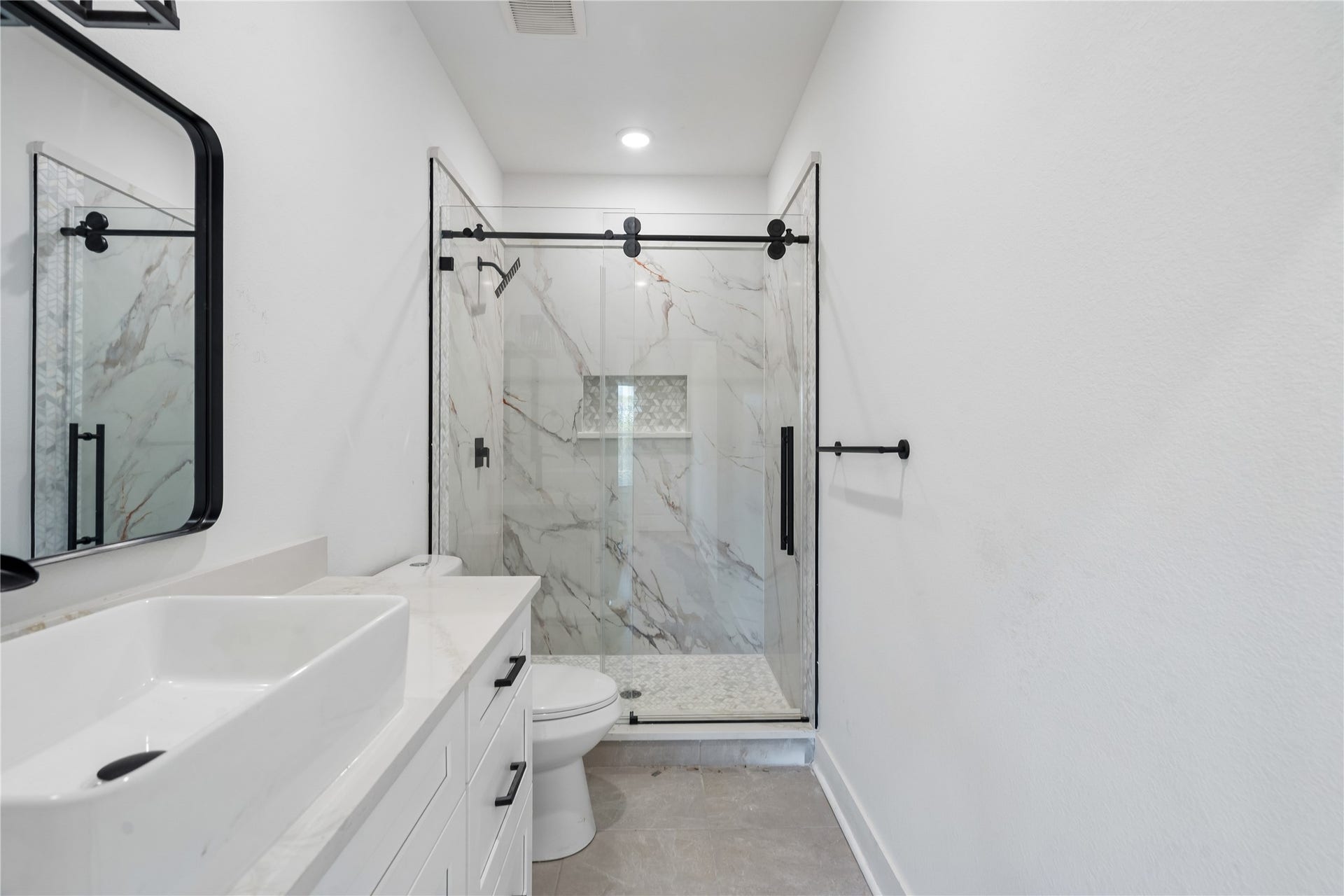 5014 Willow Glen Drive, Houston, TX 77033 UNIT A