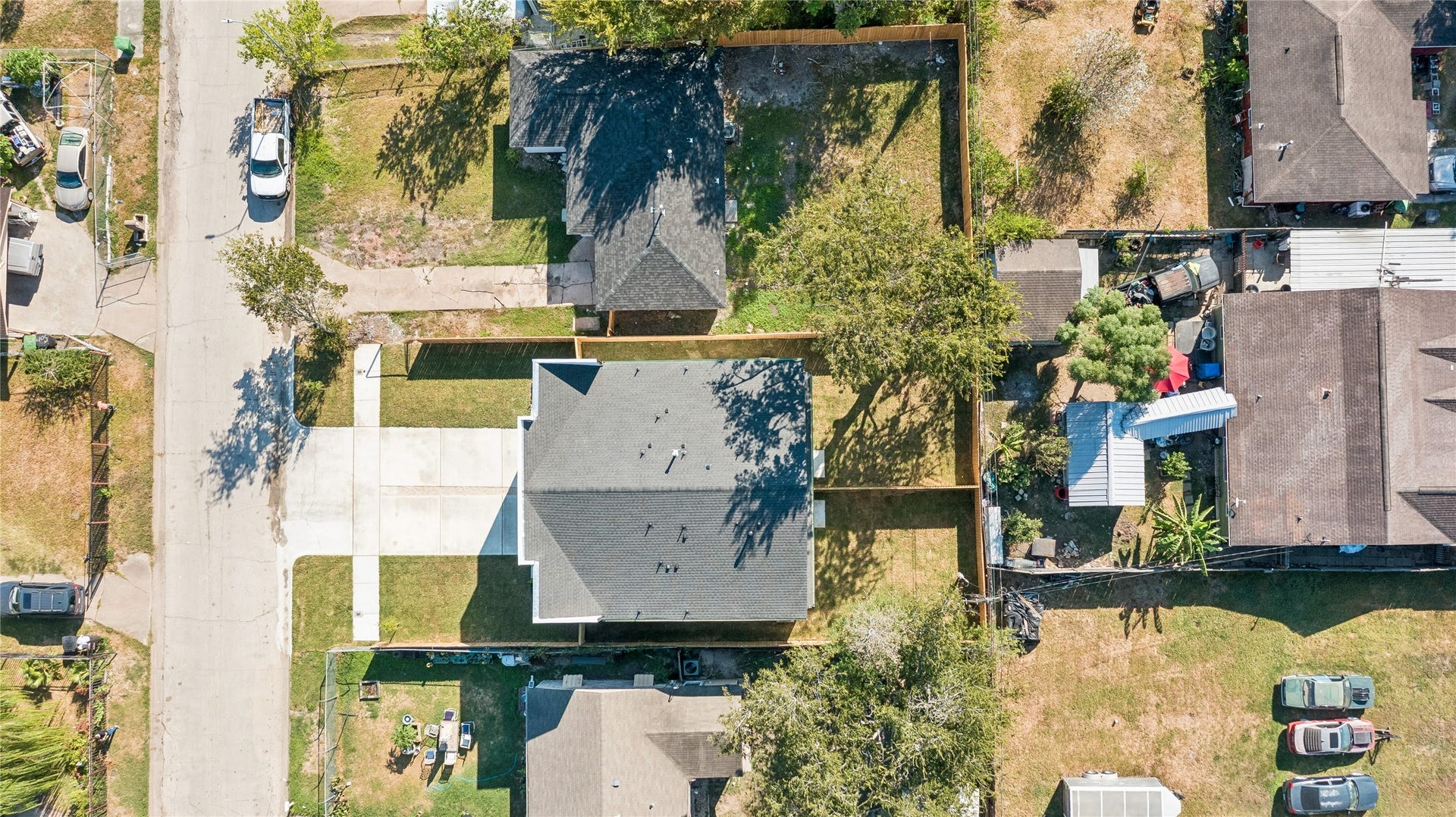 5014 Willow Glen Drive, Houston, TX 77033 5014 Willow Glen Drive, Houston, TX 77033