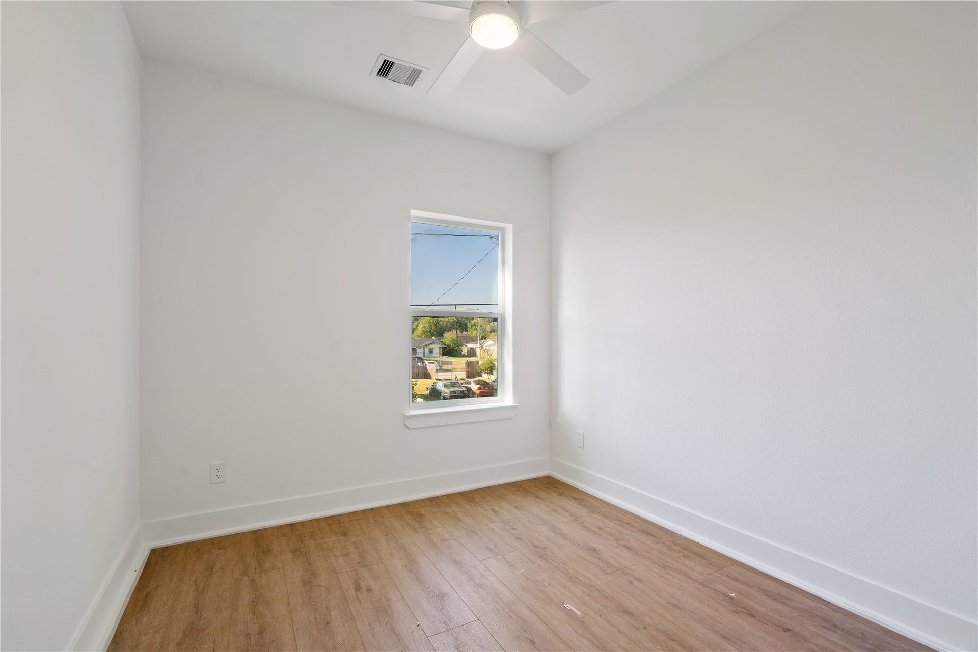 5014 Willow Glen Drive, Houston, TX 77033 UNIT A