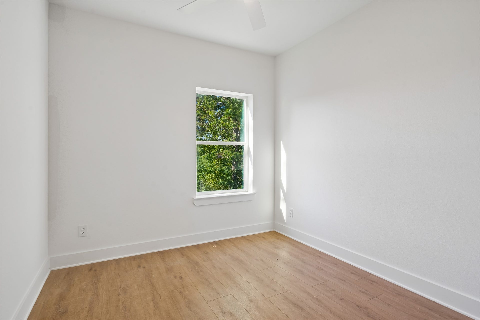 5014 Willow Glen Drive, Houston, TX 77033 UNIT B