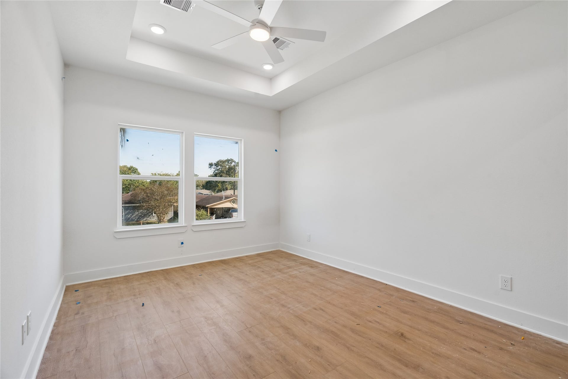 5014 Willow Glen Drive, Houston, TX 77033 UNIT B