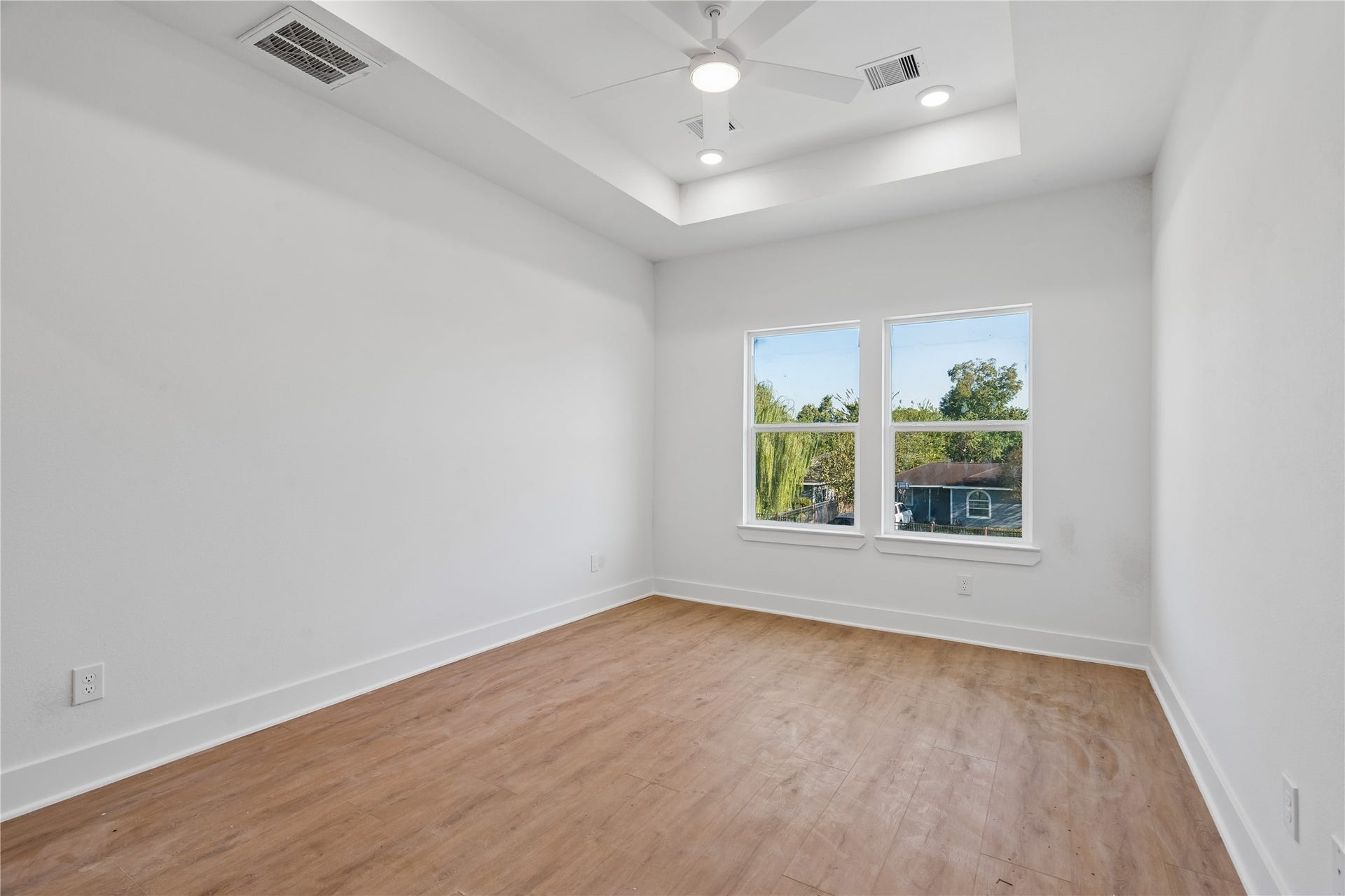 5014 Willow Glen Drive, Houston, TX 77033 UNIT A