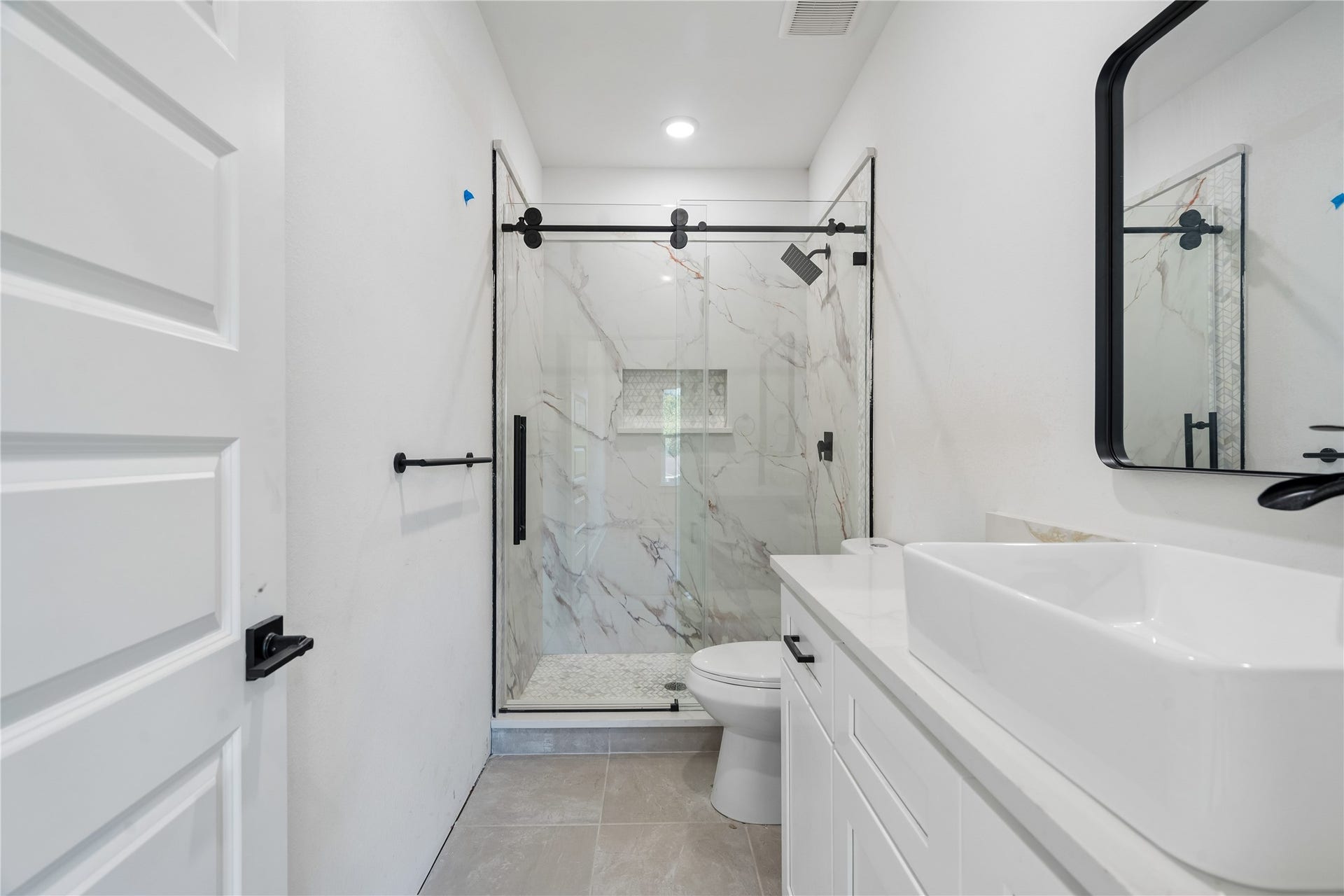 5014 Willow Glen Drive, Houston, TX 77033 UNIT B